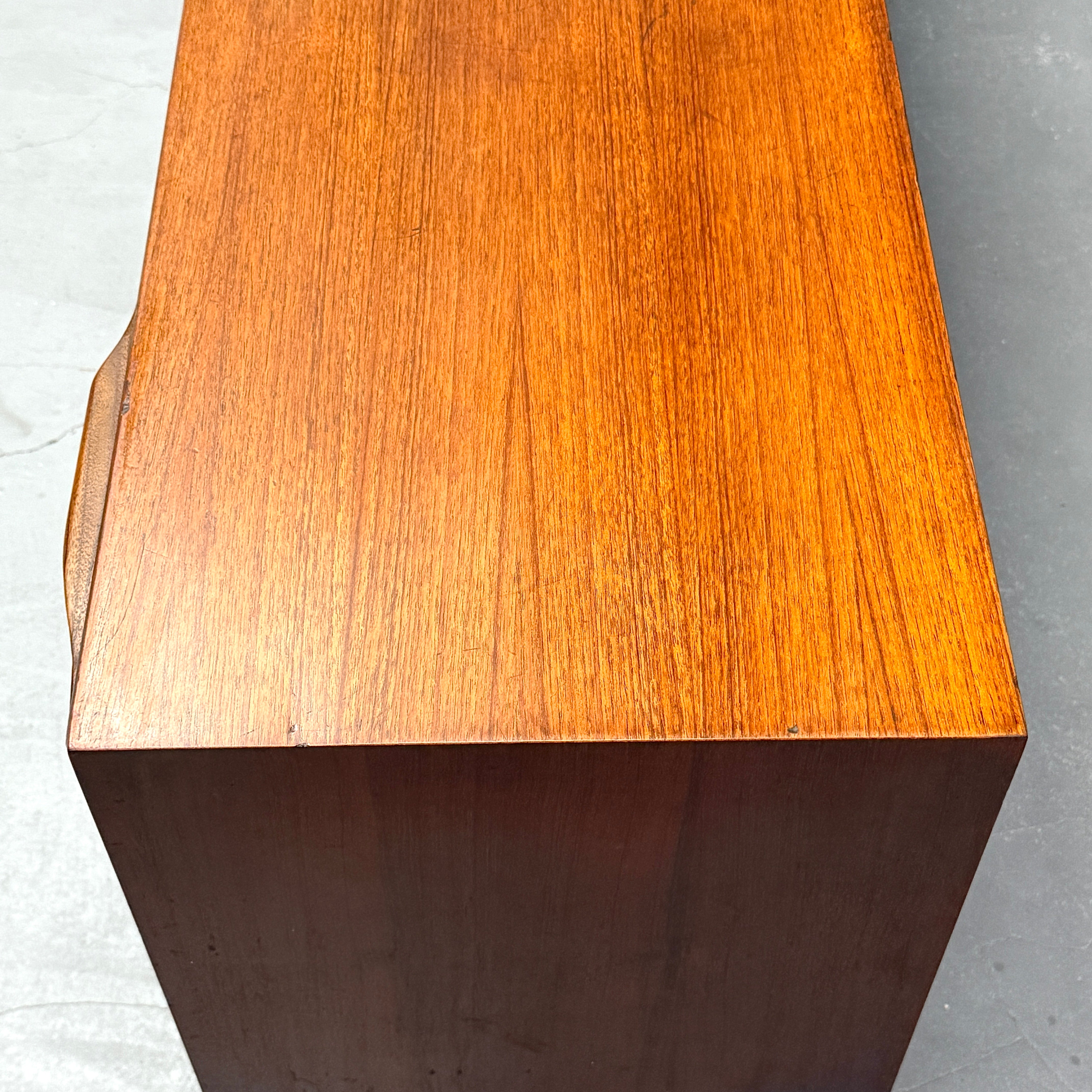 A.H.McINTOSH(マッキントッシュ) / DUNVEGAN Sideboard (401) – NONOR