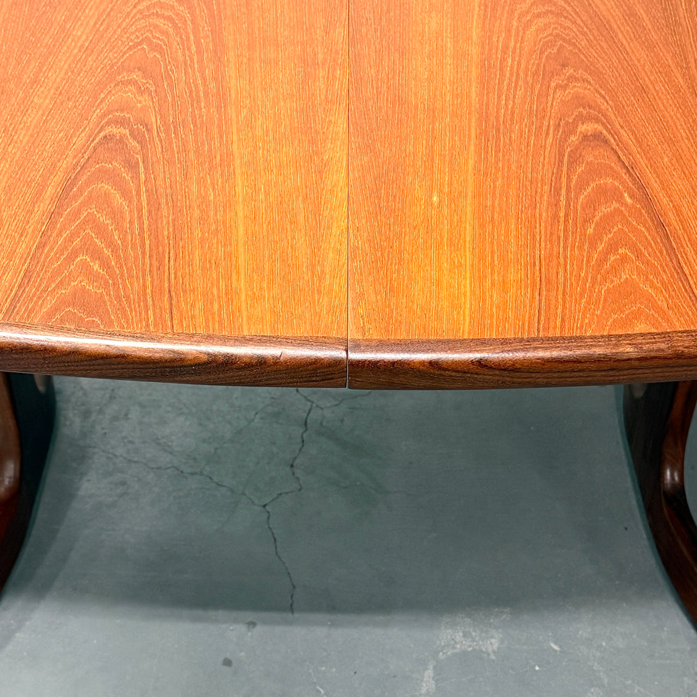 
                      
                        G-PLAN(ジープラン) / WHALE TAILE OVAL TABLE ホエールレッグ オーバルダイニングテーブル (401)
                      
                    