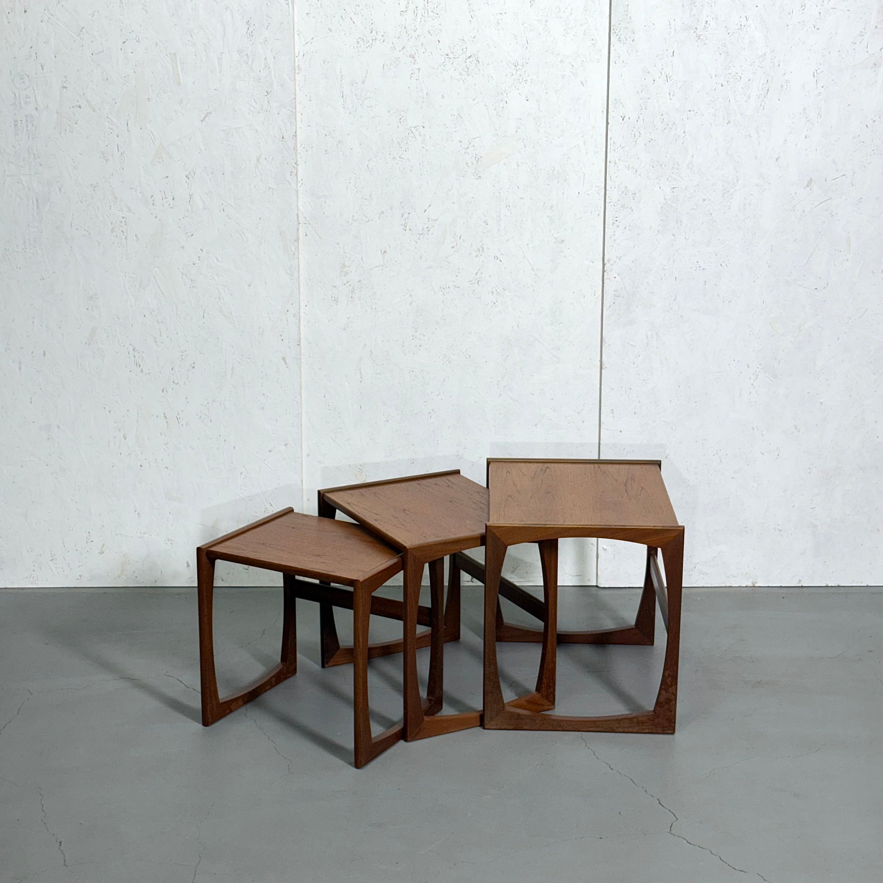 数々の賞を受賞 ページ – 商品 11 FURNITURE NONOR – サイドテーブル・ナイトテーブル・ローテーブル