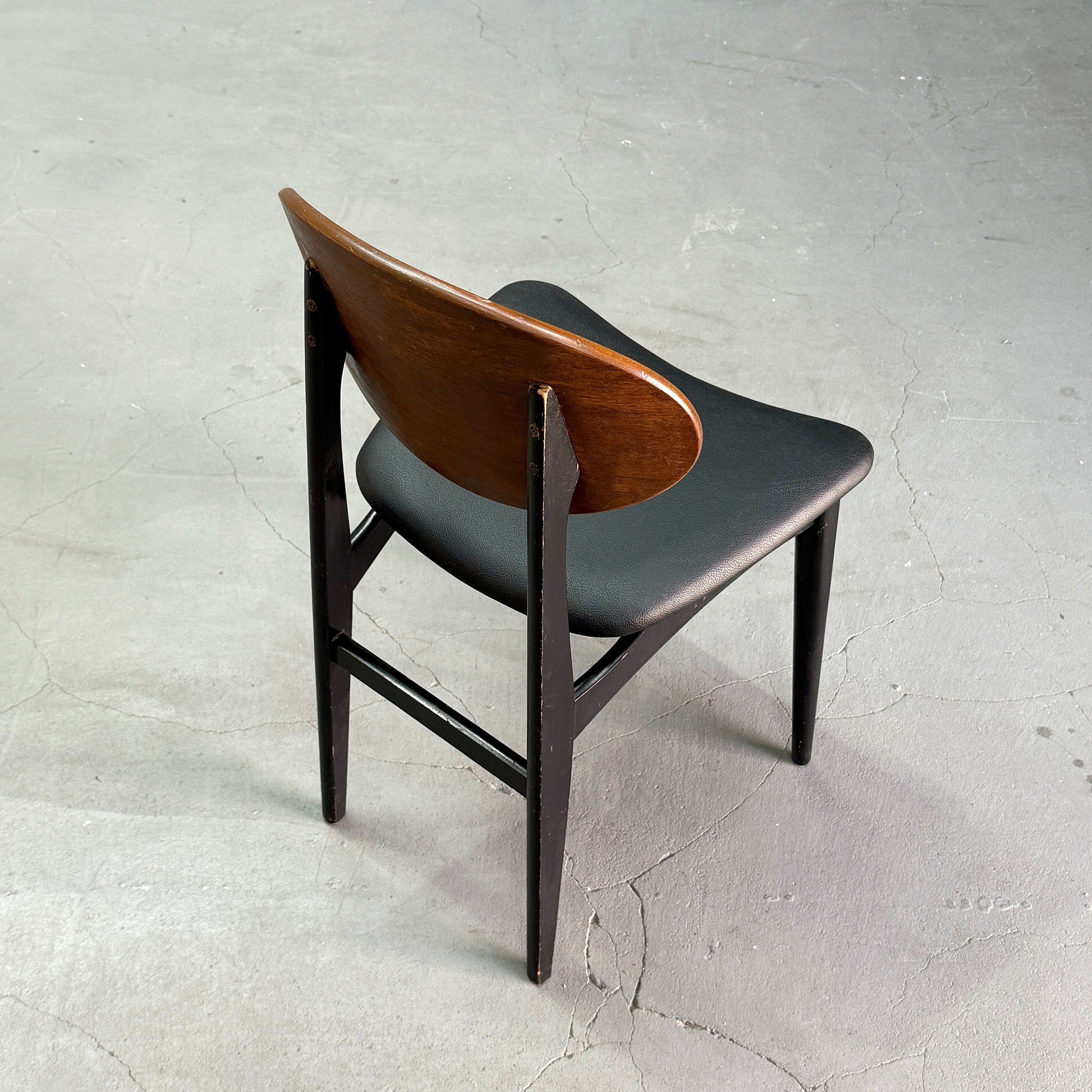 Beautility (ビューティリティ) / Vintage chair ヴィンテージ