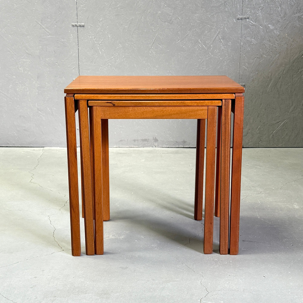 
                      
                        A.H.McINTOSH(マッキントッシュ) / Nest table ネストテーブル (401)
                      
                    