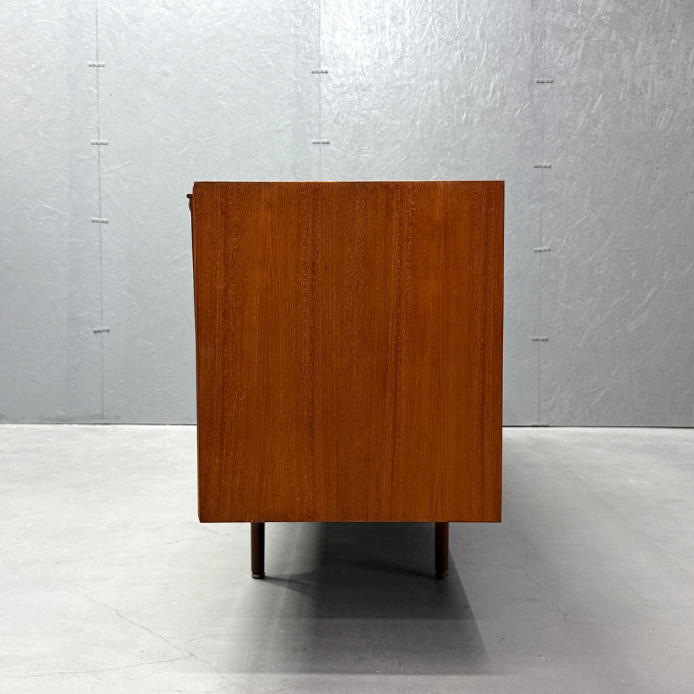 
                      
                        A.H.McINTOSH(マッキントッシュ) /  DUNVEGAN Sideboard (402)
                      
                    