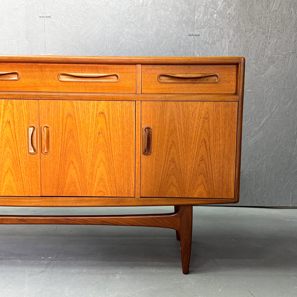 
                      
                        G-PLAN(ジープラン) / Fresco Sideboard フレスコ サイドボード (503)
                      
                    