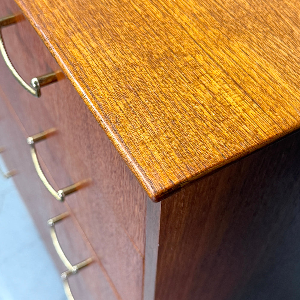 
                      
                        Teak 5-Drawer Chest ヴィンテージ 5段チェスト
                      
                    