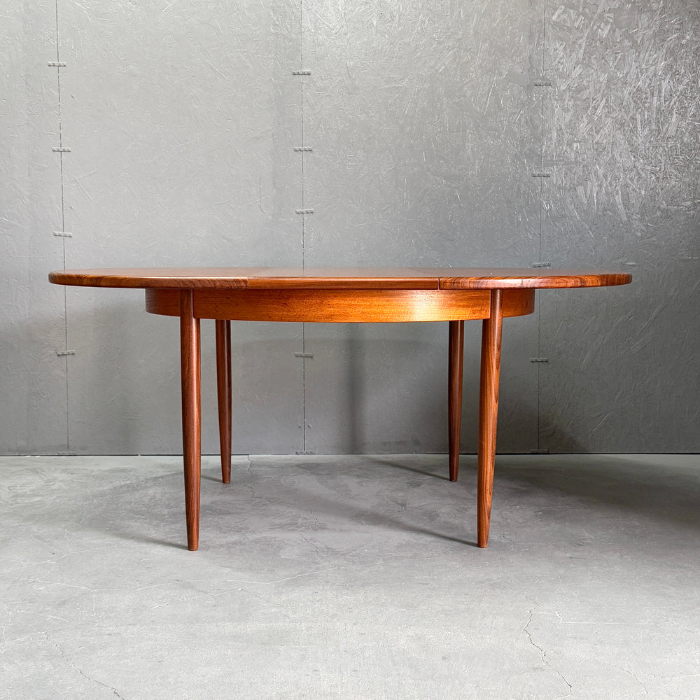 
                      
                        G-PLAN(ジープラン) / Fresco ROUND TABLE フレスコ ラウンドエクステンション ダイニングテーブル (404)
                      
                    