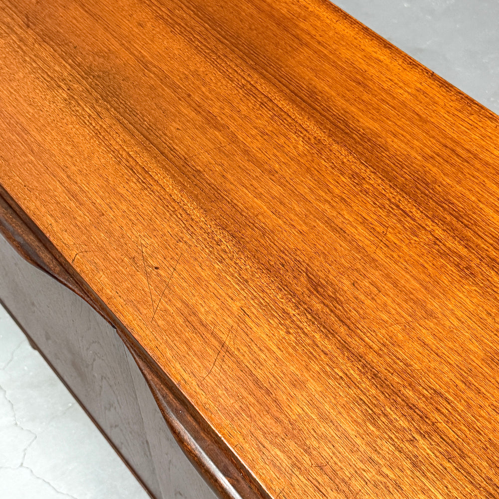 
                      
                        A.H.McINTOSH(マッキントッシュ) /  DUNVEGAN Sideboard (401)
                      
                    