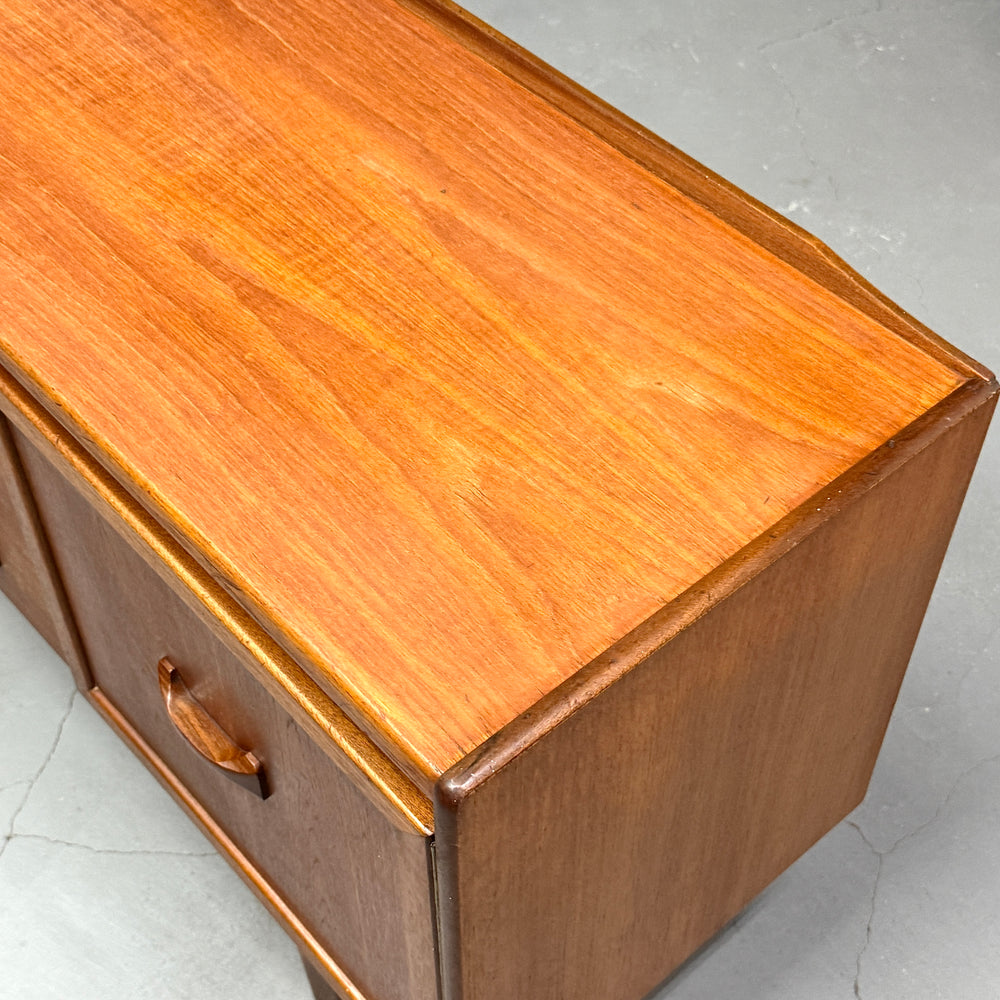 
                      
                        William Lawrence (ウィリアム・ローレンス) / Vintage SIDEBOARD ヴィンテージ サイドボード
                      
                    