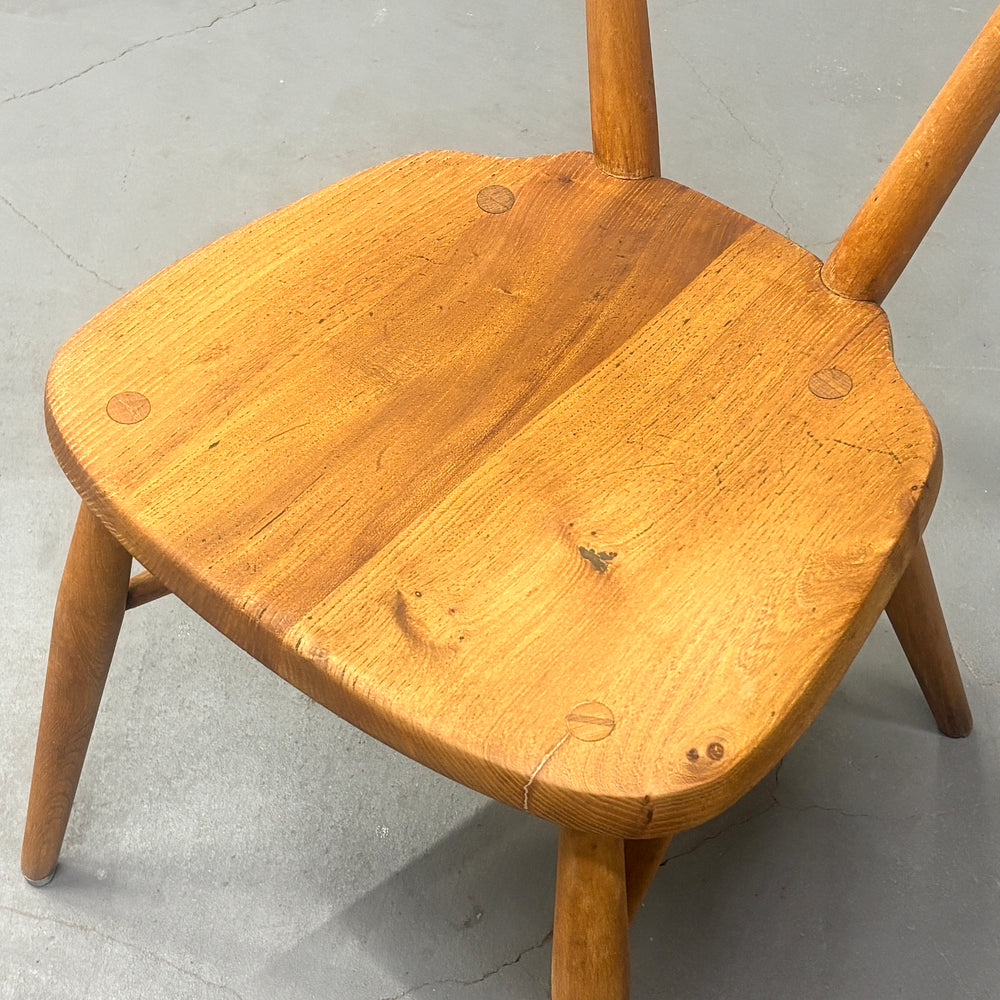 
                      
                        ERCOL(アーコール) / STACKING CHAIR スタッキングチェア (305)
                      
                    
