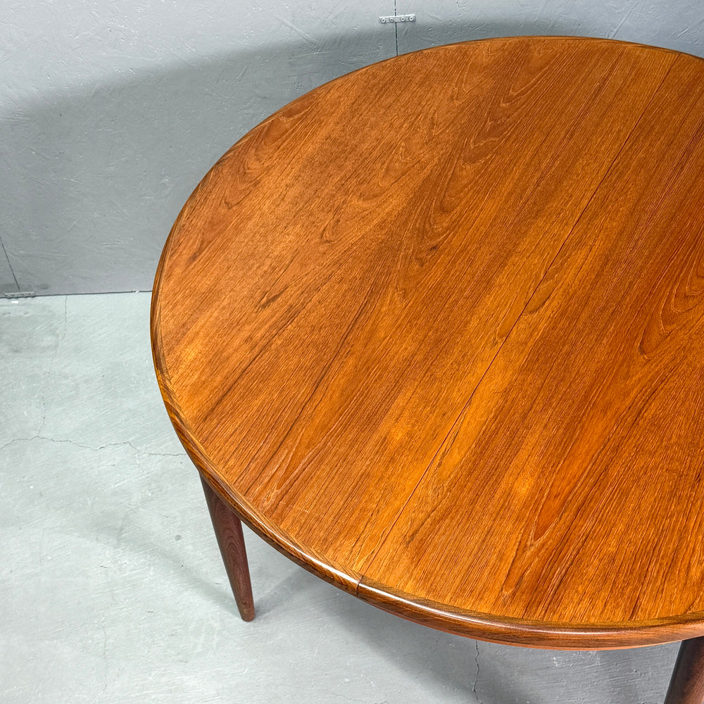 
                      
                        G-PLAN(ジープラン) / Fresco ROUND TABLE フレスコ ラウンドエクステンション ダイニングテーブル (403)
                      
                    