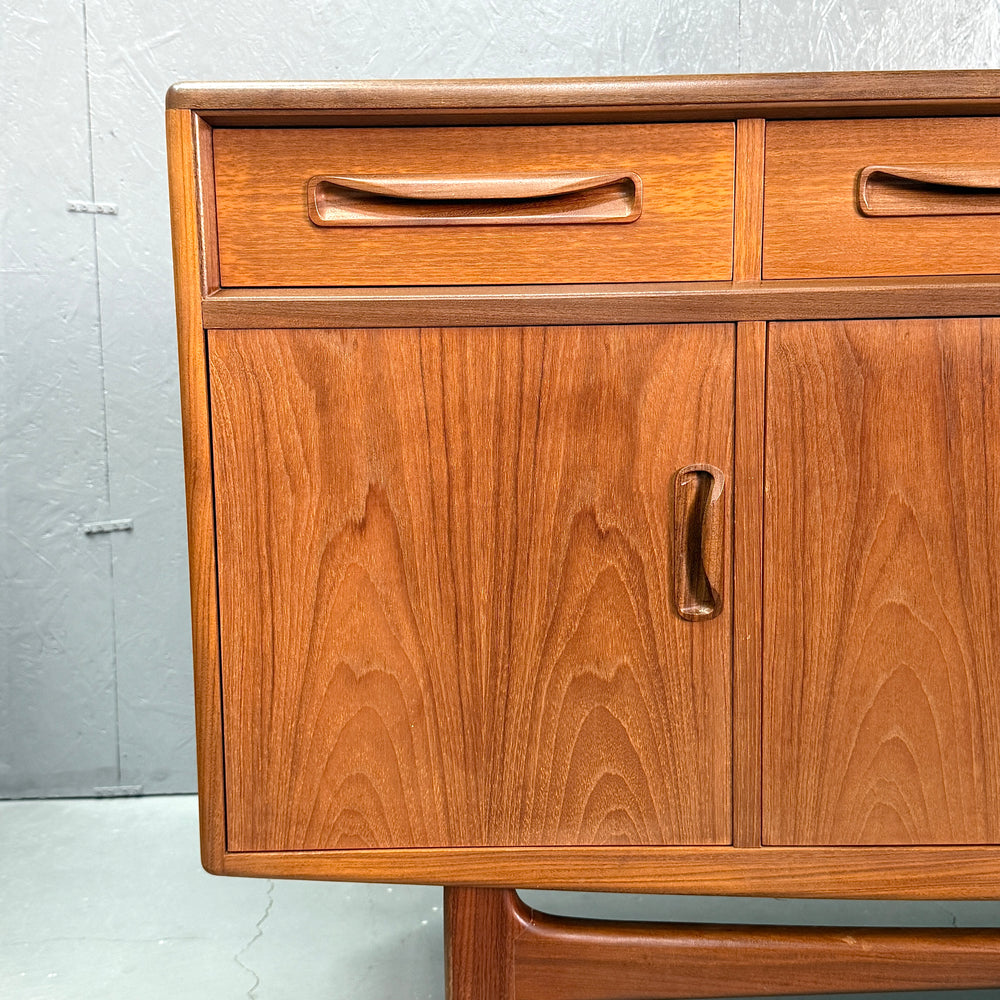 
                      
                        G-PLAN(ジープラン) / Fresco Sideboard フレスコ サイドボード (504)
                      
                    