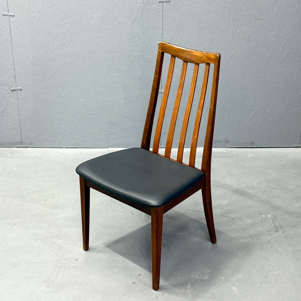 
                      
                        G-PLAN(ジープラン) / DINING CHAIR スラットバックチェア (403)
                      
                    