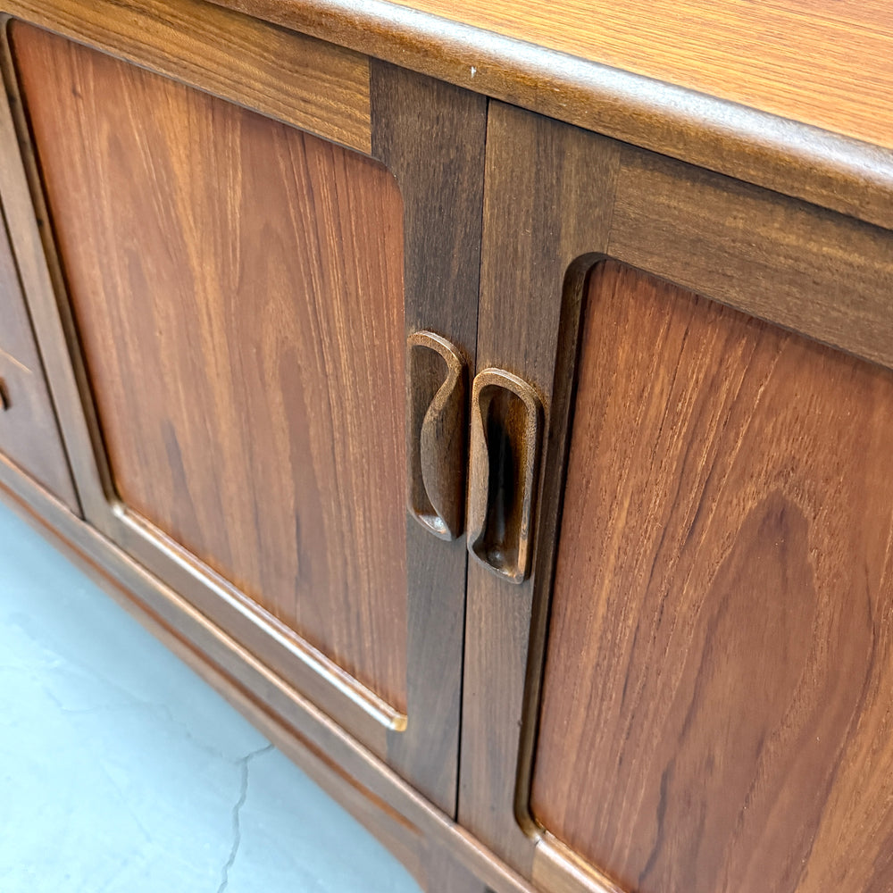 
                      
                        G-PLAN(ジープラン) / Fresco Long Jhon Sideboard フレスコ ロングジョン サイドボード (401)
                      
                    