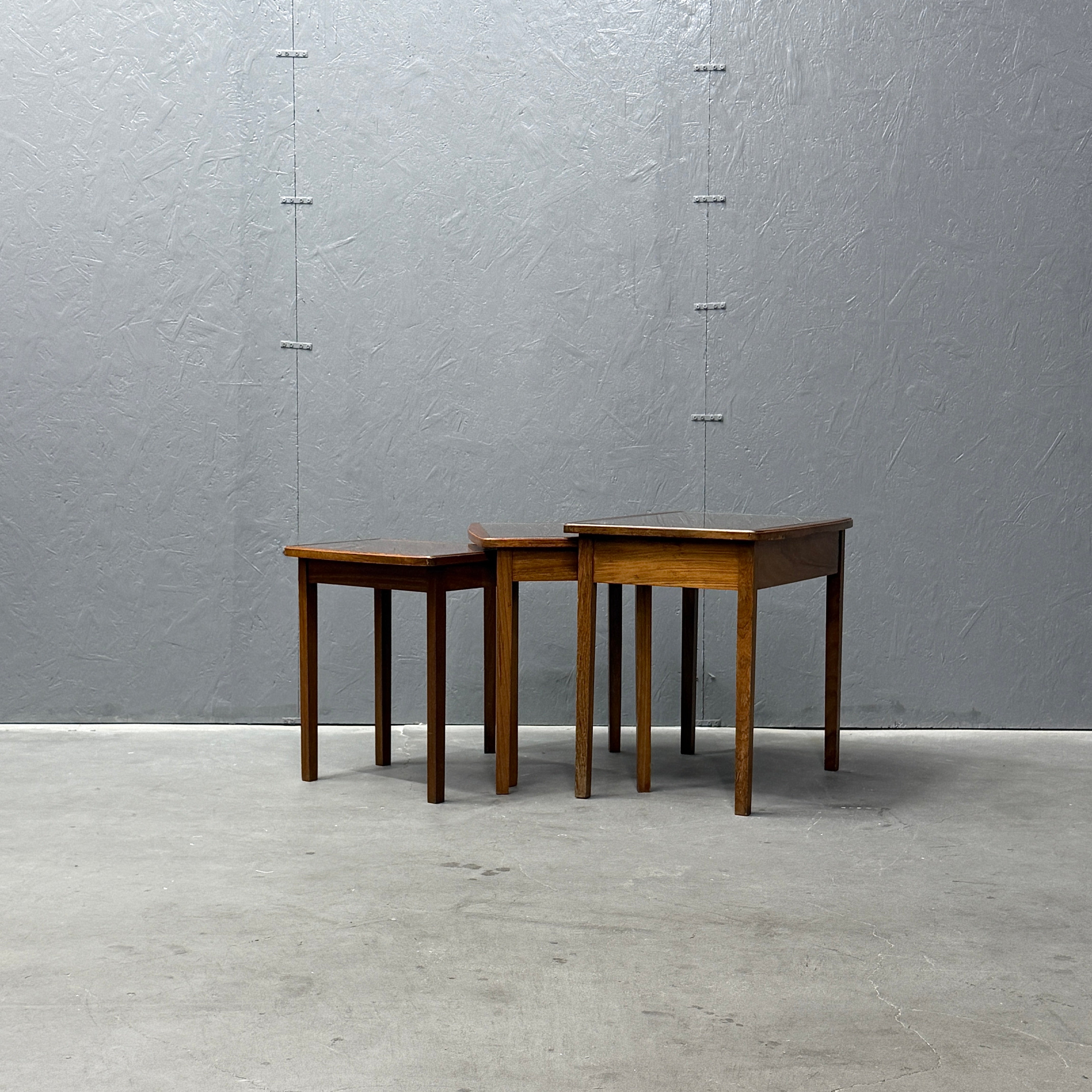ヴィンテージ ガラストップ チーク ネストテーブル (702) ネストテーブル・ローテーブル – NONOR FURNITURE