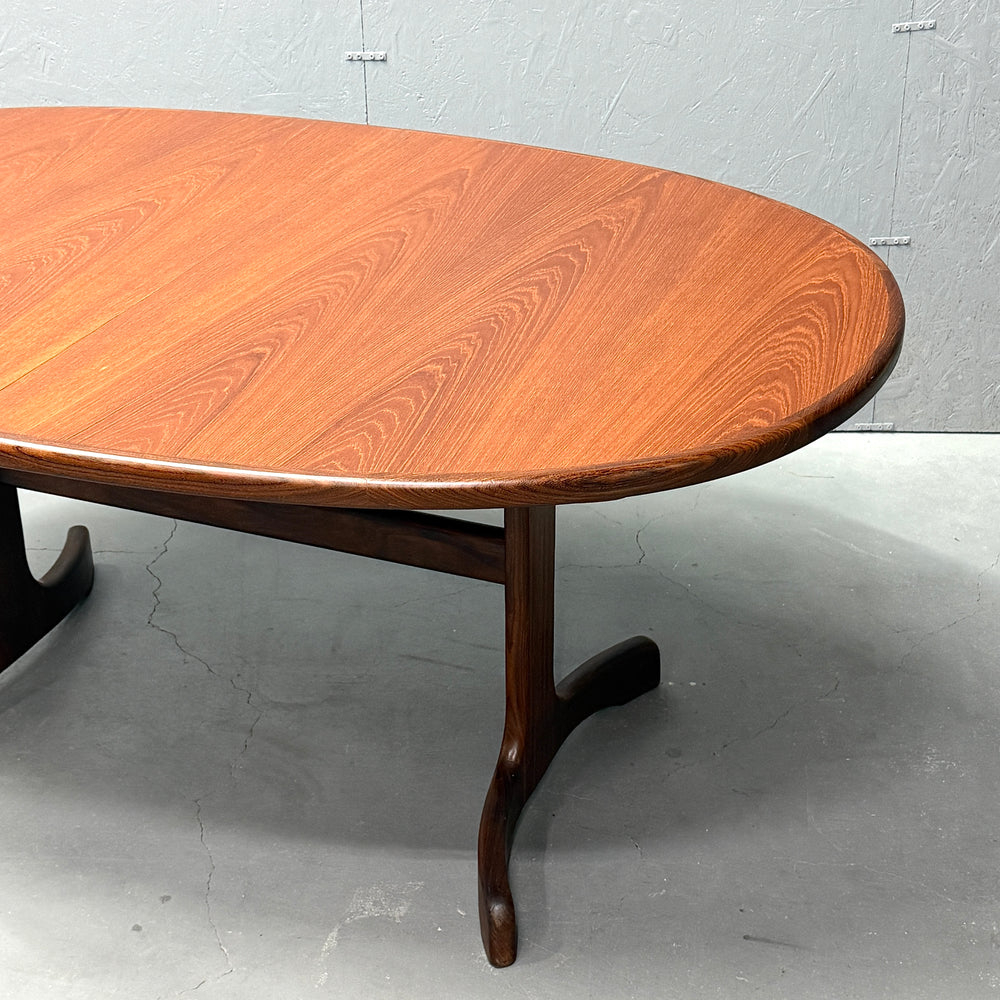 
                      
                        G-PLAN(ジープラン) / WHALE TAILE OVAL TABLE ホエールレッグ オーバルダイニングテーブル (401)
                      
                    
