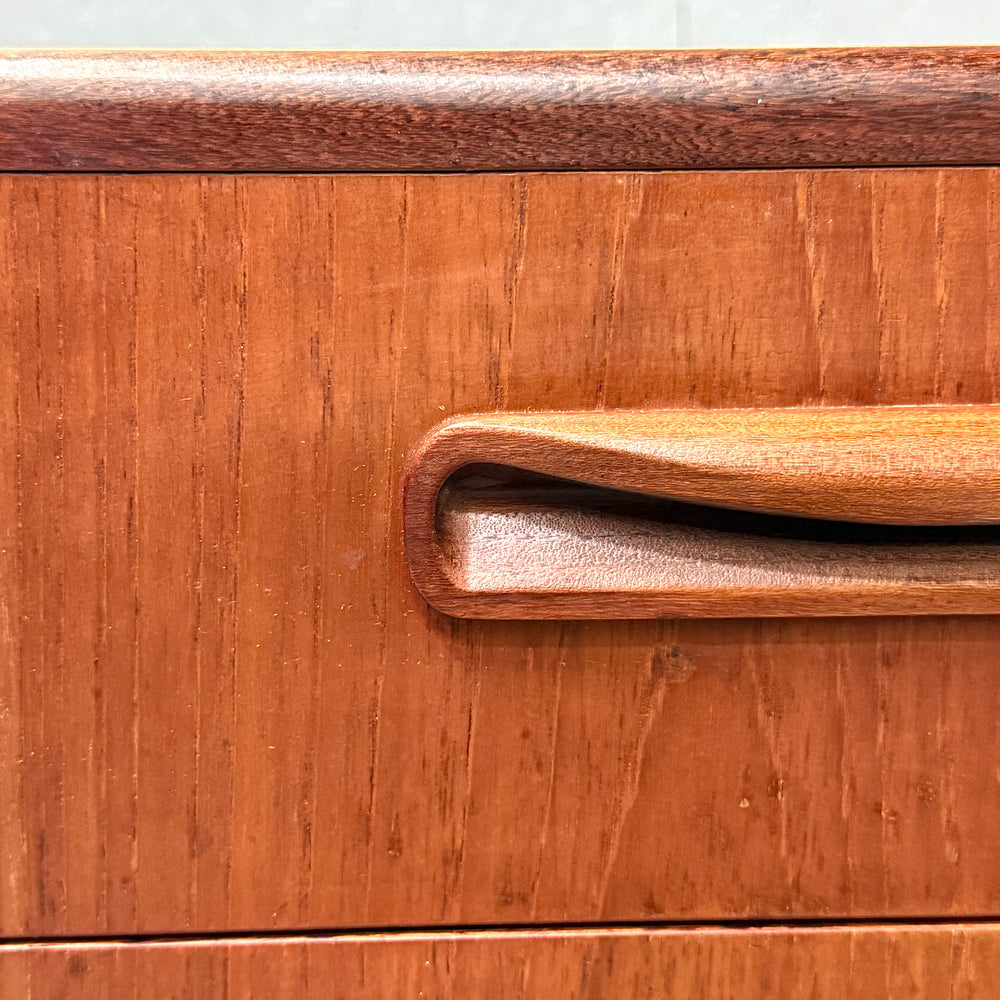 
                      
                        G-PLAN(ジープラン) / Fresco 3-Drawer Chest フレスコ 3段チェスト (501)
                      
                    