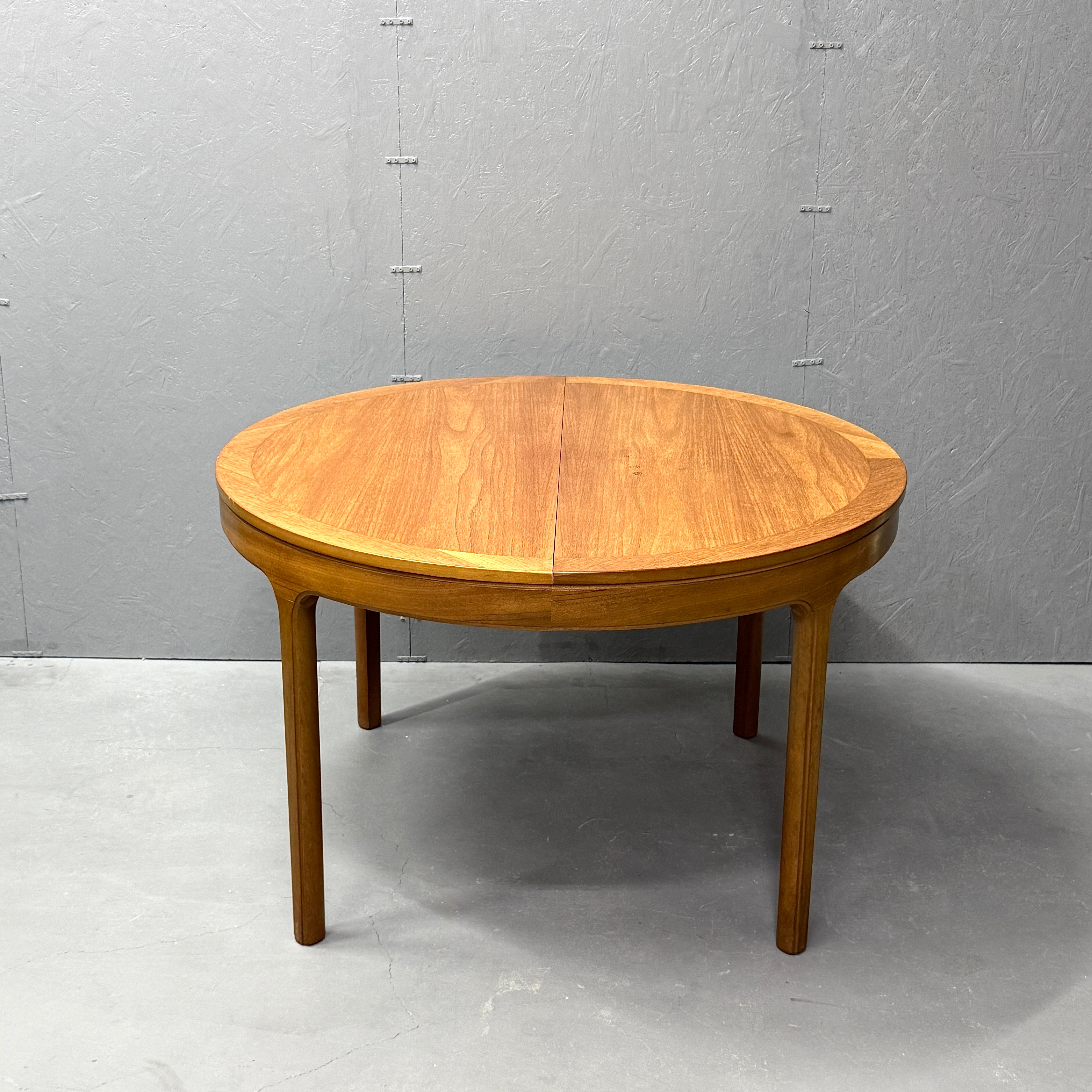 【極美品】ネイサン Nathan エクステンション ラウンドダイニングテーブル Nathan ネイサン エクステンション ラウンド ダイニングテーブル03