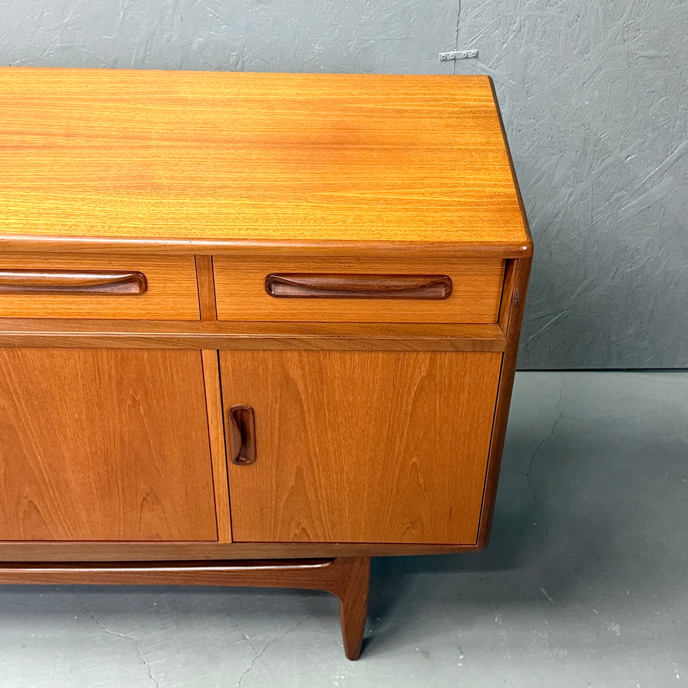 
                      
                        G-PLAN(ジープラン) / Fresco Sideboard フレスコ サイドボード (501)
                      
                    