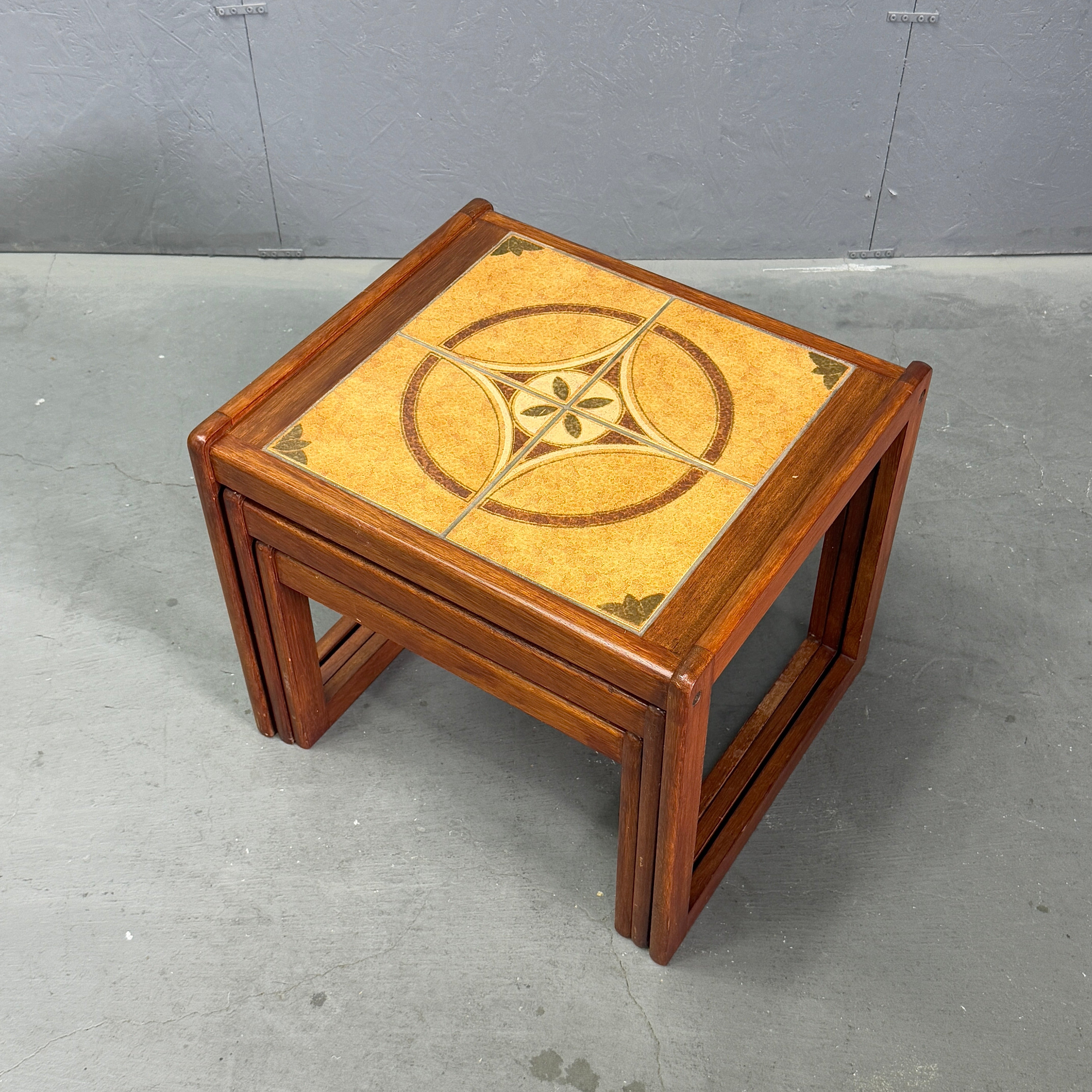Vintage Teak Tile-Top Nest Table ヴィンテージ タイルトップ ネスト