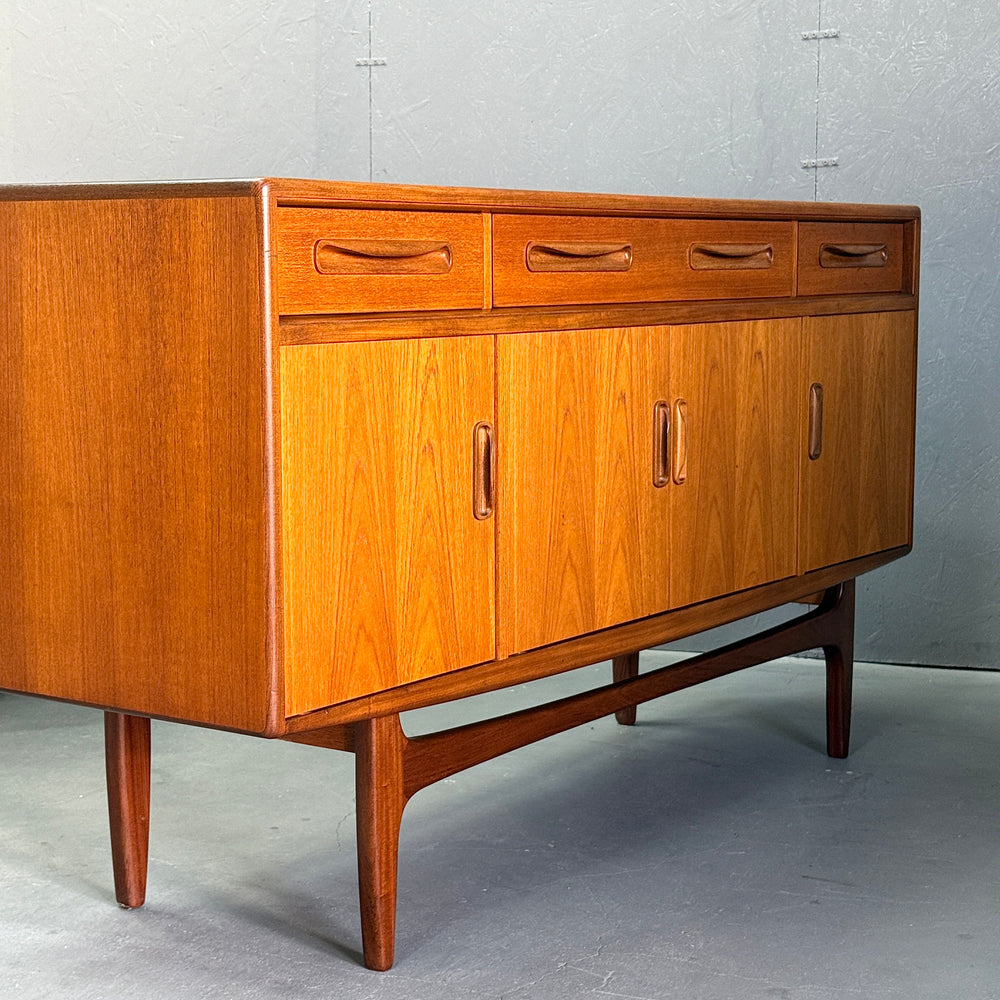 
                      
                        G-PLAN(ジープラン) / Fresco Sideboard フレスコ サイドボード (503)
                      
                    