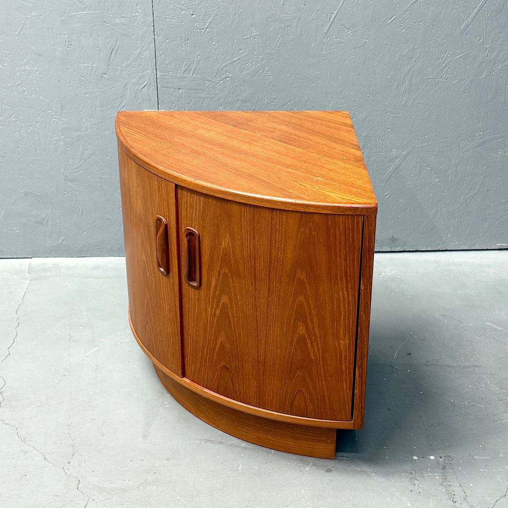 
                      
                        G-PLAN(ジープラン) / Frsco CONER CABINET フレスコ コーナーキャビネット
                      
                    