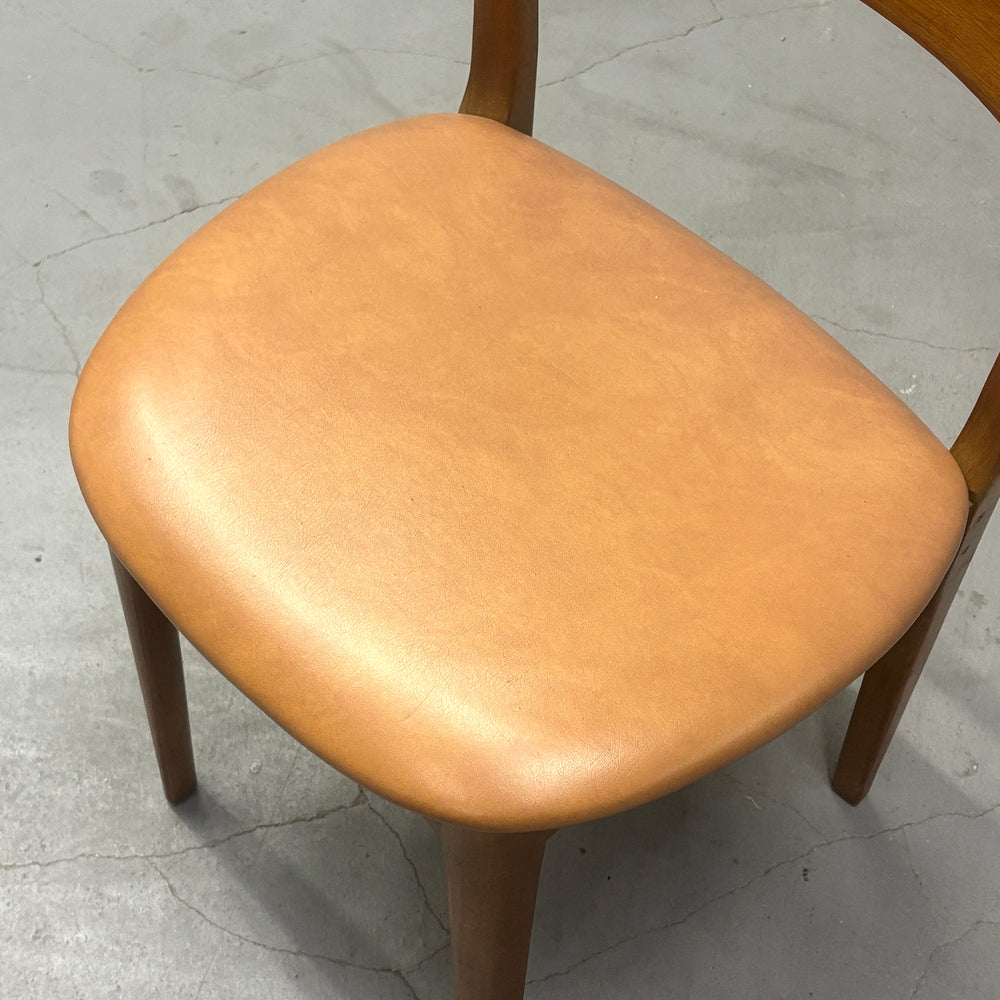 
                      
                        Nathan(ネイサン) / DINING CHAIR ダイニングチェア (402)
                      
                    