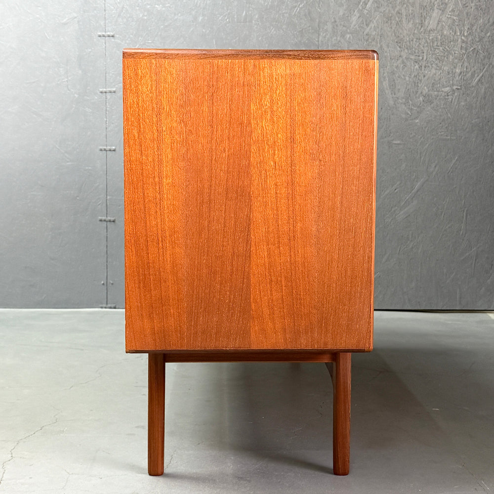 
                      
                        G-PLAN(ジープラン) / Fresco Sideboard フレスコ サイドボード (504)
                      
                    