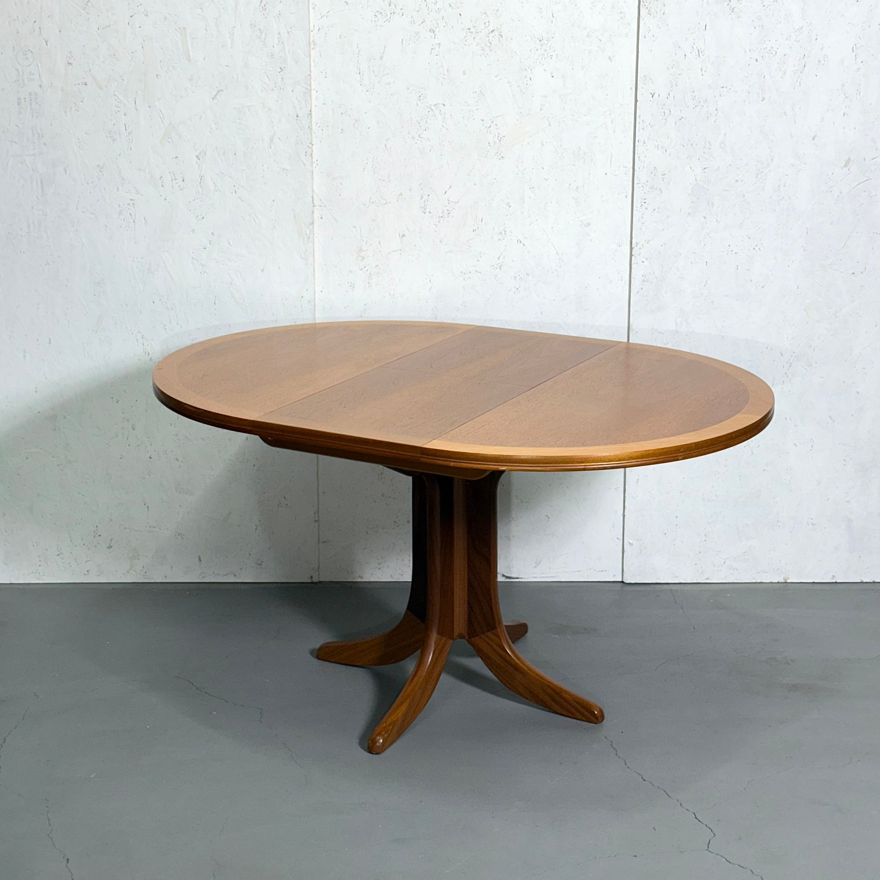 本物品質の / Knoll(パーカーノール) Parker ROUND TABLE EXTENSION ダイニングテーブル