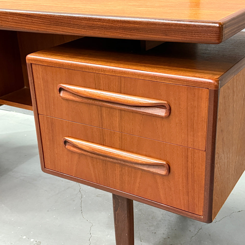 
                      
                        G-PLAN(ジープラン) / DRESSER ドレッサー (501)
                      
                    