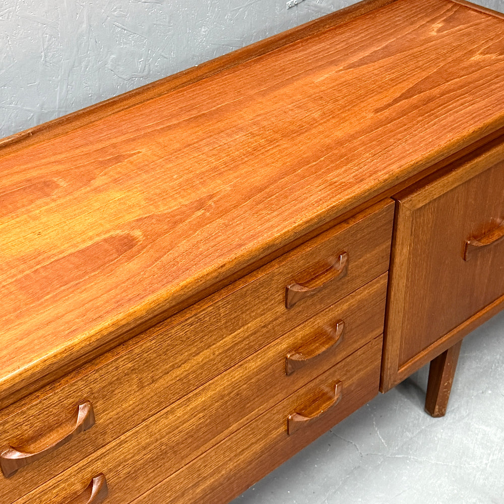
                      
                        William Lawrence (ウィリアム・ローレンス) / Vintage SIDEBOARD ヴィンテージ サイドボード
                      
                    