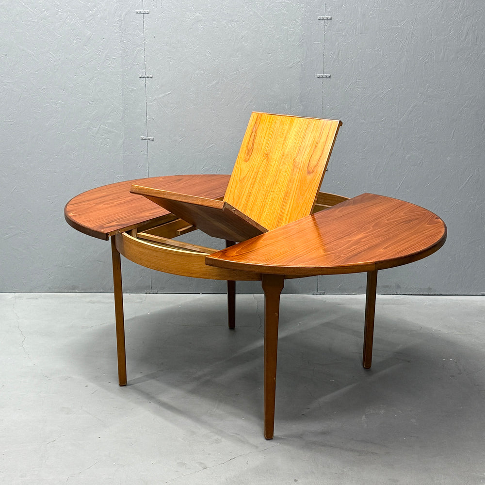 
                      
                        Remploy / EXTENSION ROUND TABLE エクステンション ラウンドテーブル
                      
                    