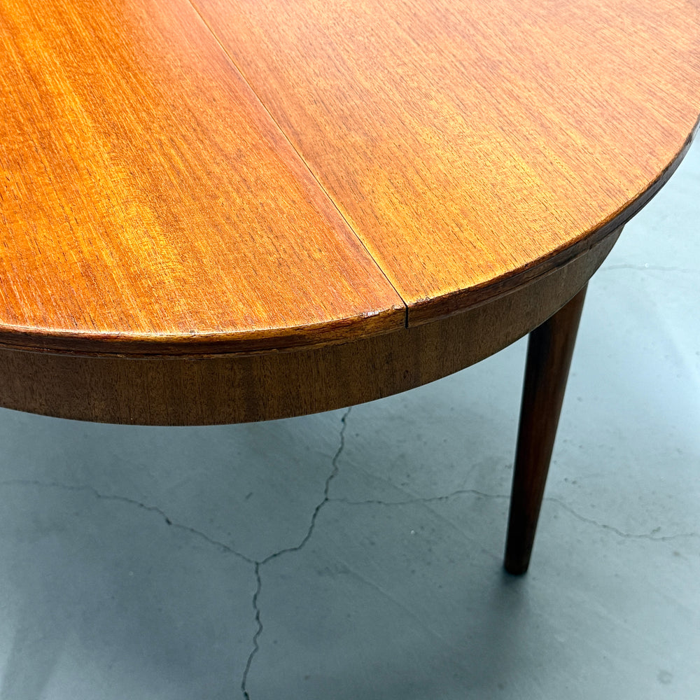 
                      
                        GREAVES & THOMAS / OVAL DINING TABLE オーバルダイニングテーブル (301)
                      
                    