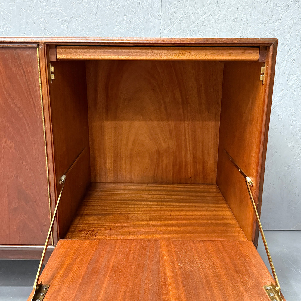 
                      
                        A.H.McINTOSH(マッキントッシュ) /  DUNVEGAN Sideboard (401)
                      
                    