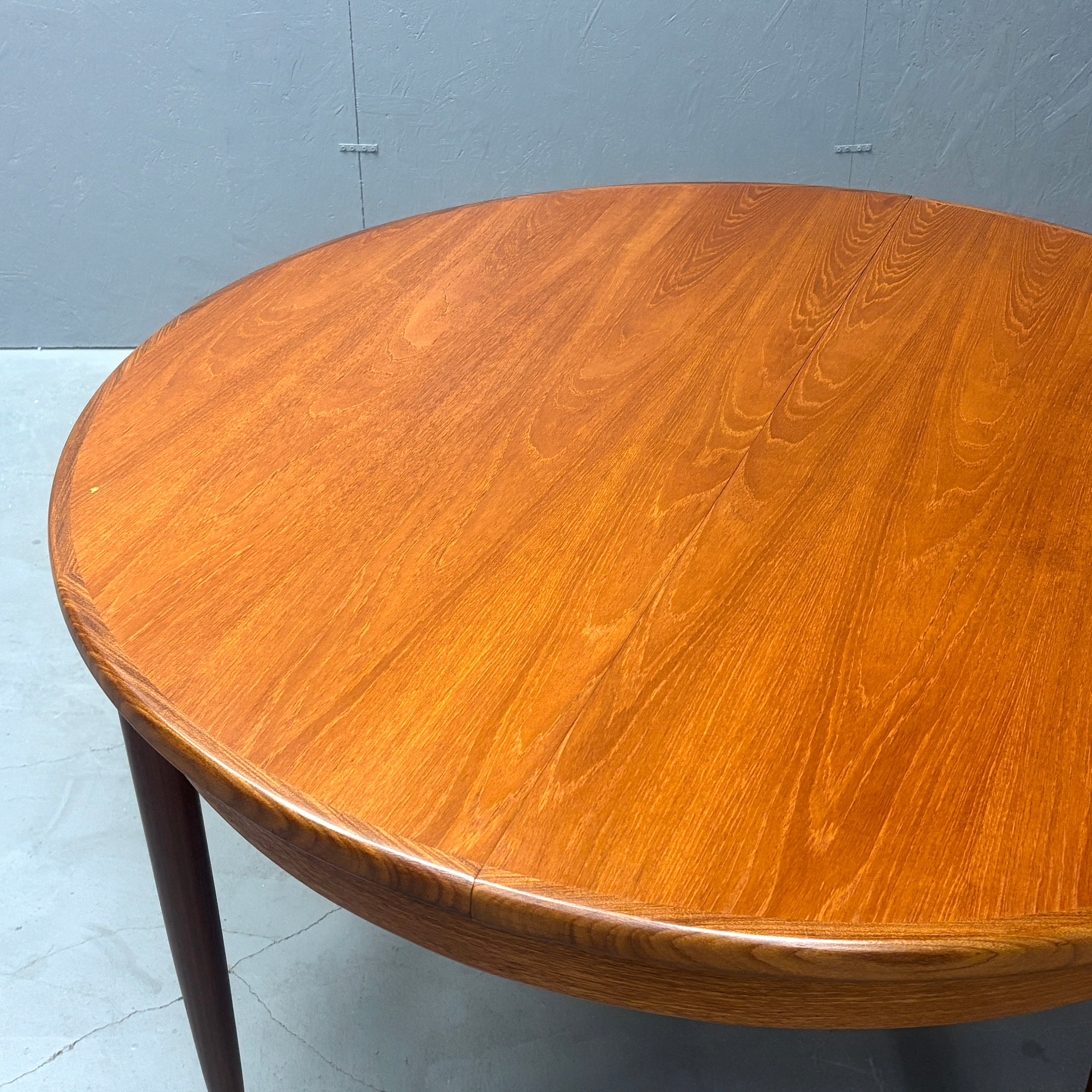 英国家具 G-PLANジープラン フレスコ　ラウンドエクステンションテーブル G-PLAN(ジープラン) / Fresco ROUND TABLE フレスコ ラウンド