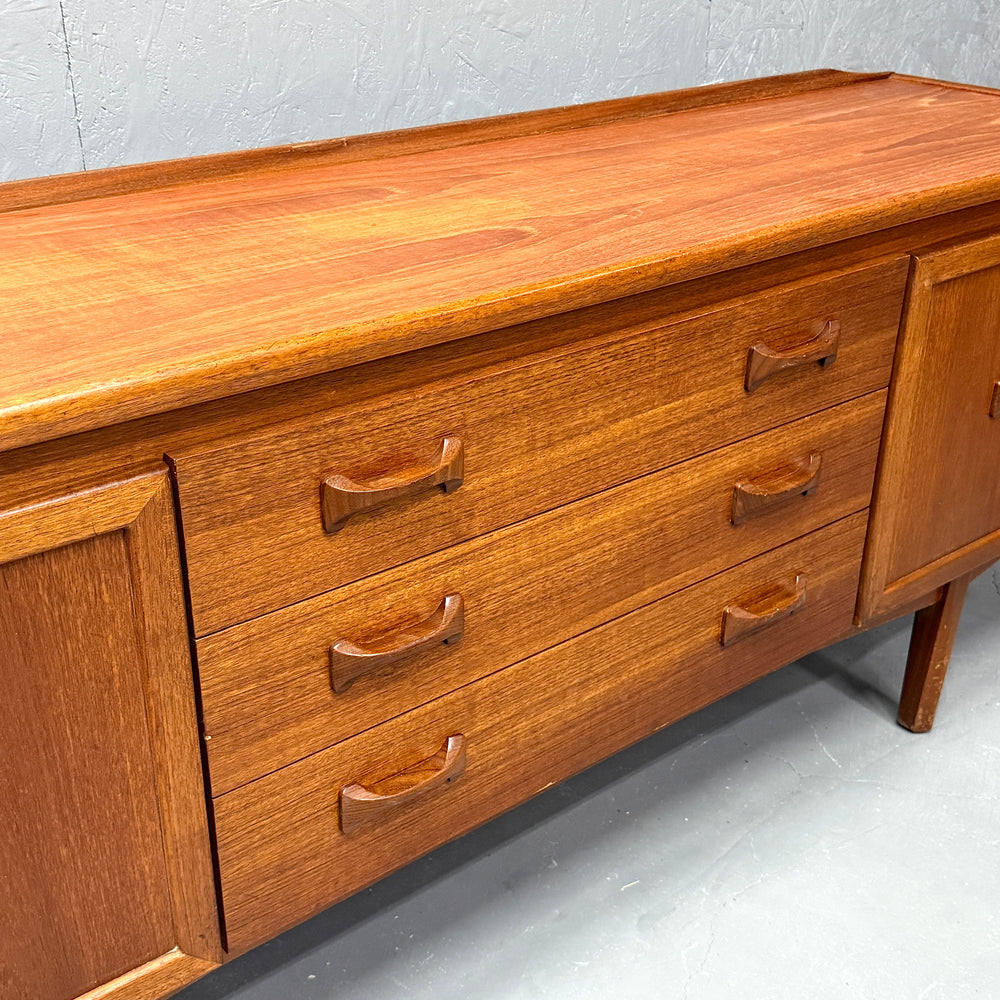 
                      
                        William Lawrence (ウィリアム・ローレンス) / Vintage SIDEBOARD ヴィンテージ サイドボード
                      
                    