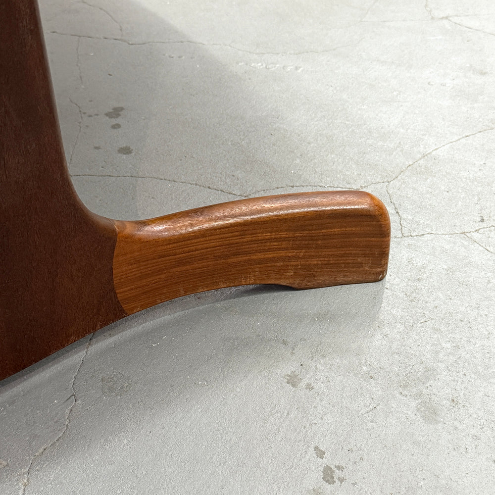 
                      
                        G-PLAN(ジープラン) / WHALE TAILE OVAL TABLE ホエールレッグ オーバルダイニングテーブル (401)
                      
                    