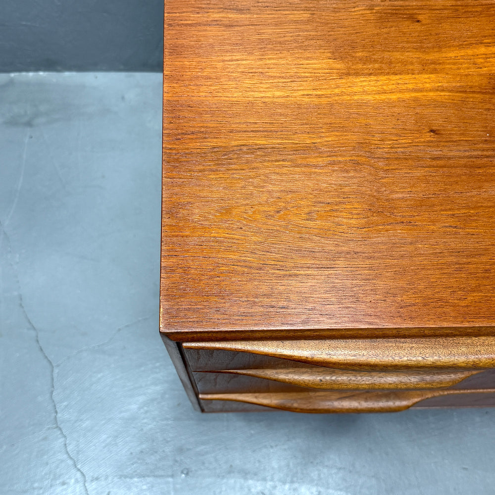 
                      
                        A.H.McINTOSH(マッキントッシュ) /  DUNVEGAN Sideboard (402)
                      
                    