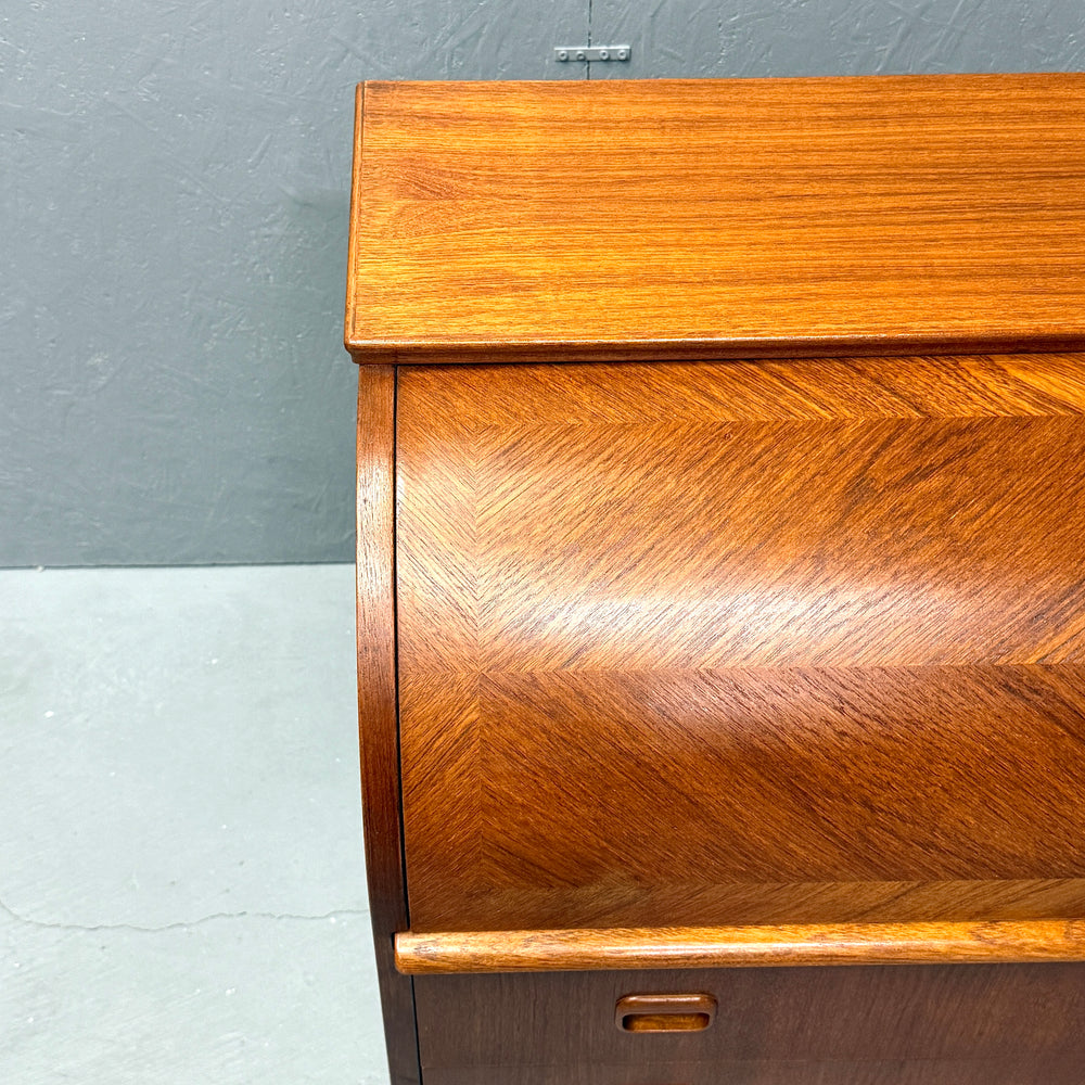 
                      
                        Vintage Roll-Top Writing Bureau ライティングビューロー
                      
                    
