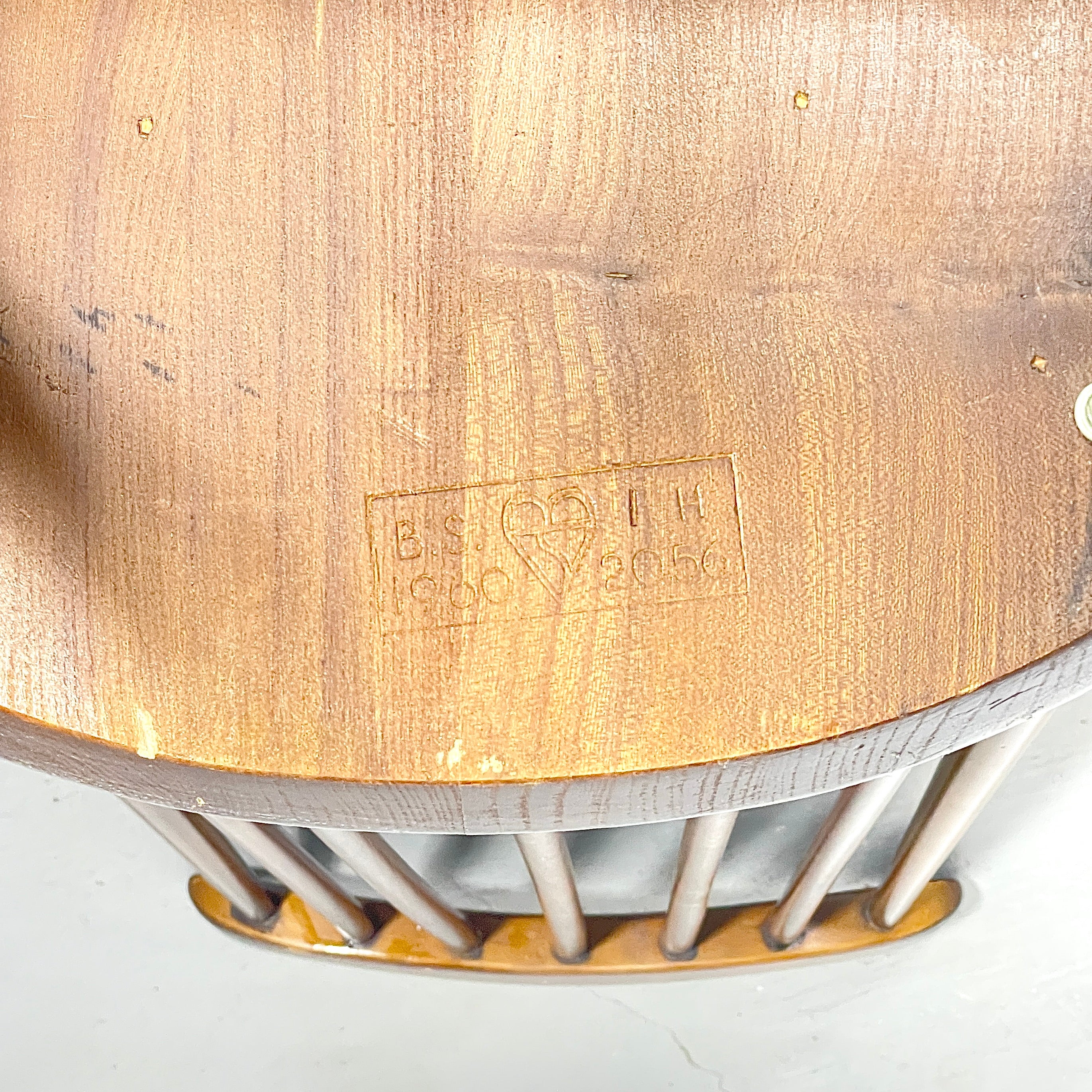 ERCOL(アーコール) /ゴールドスミスチェア ダークコロニアル (4) ERCOL(アーコール) / GOLDSMITH CHAIR DARK ゴールドスミス