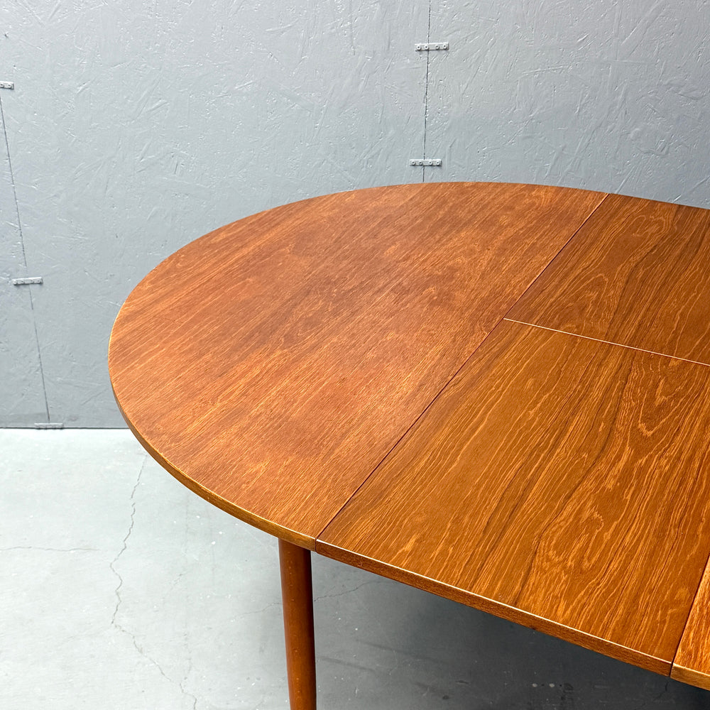 
                      
                        TEAK EXTENSION ROUND TABLE チークラウンドテーブル (501)
                      
                    