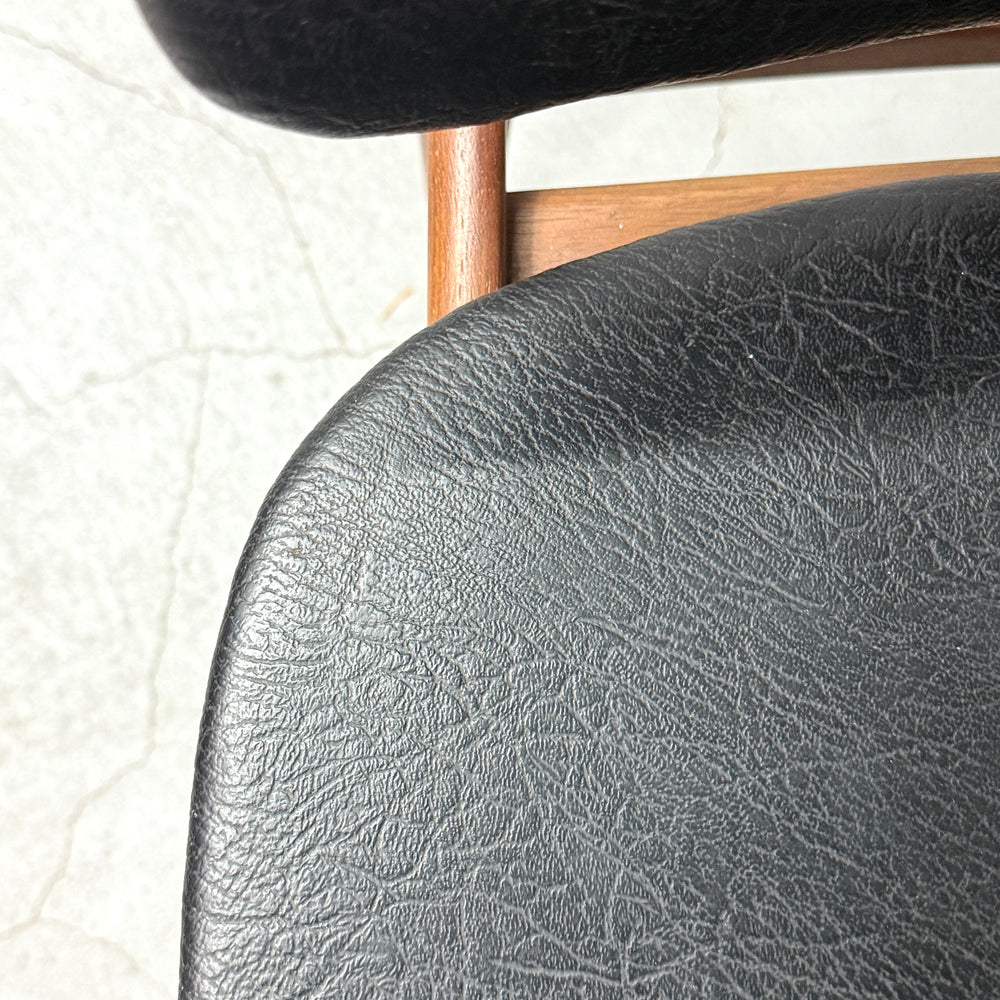 
                      
                        Elliots of Newbury(EON) / VINTAGE CHAIR ヴィンテージチェア (502)
                      
                    