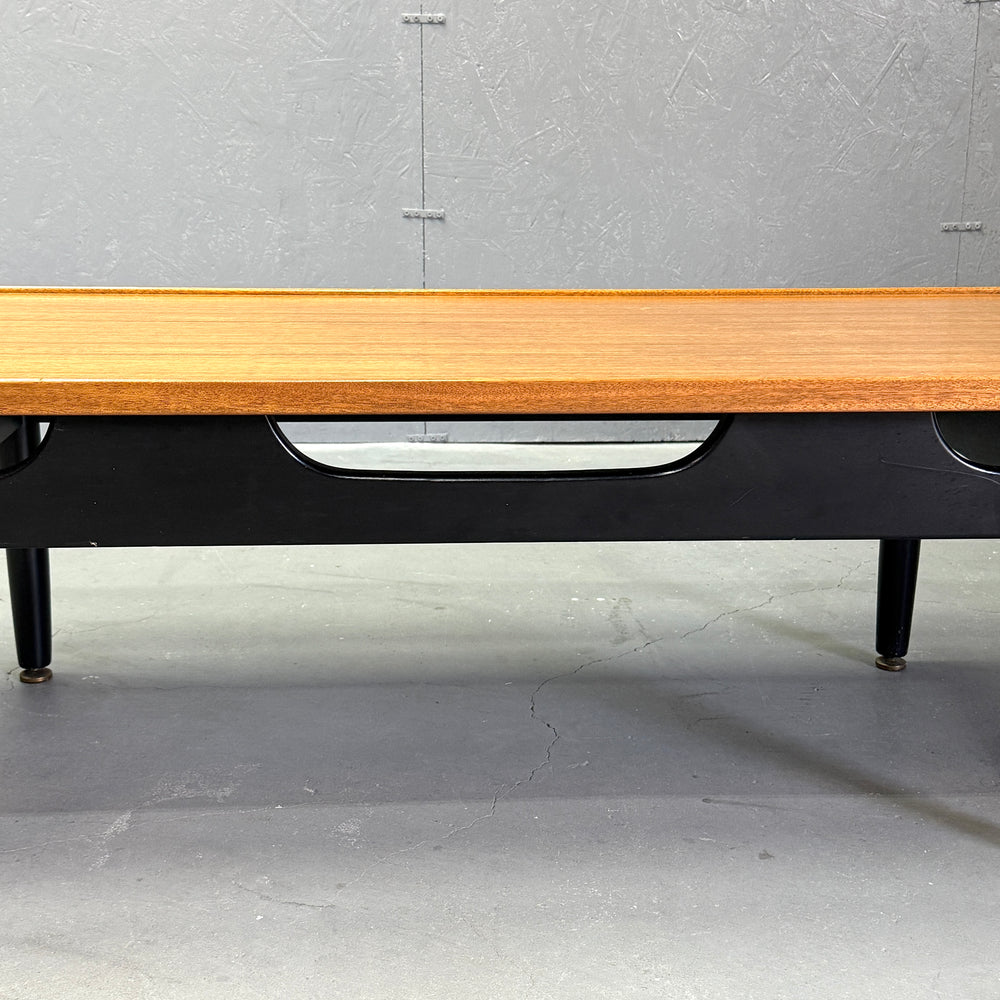 
                      
                        G-PLAN(ジープラン) / Tola & Black  Coffee table (501)
                      
                    