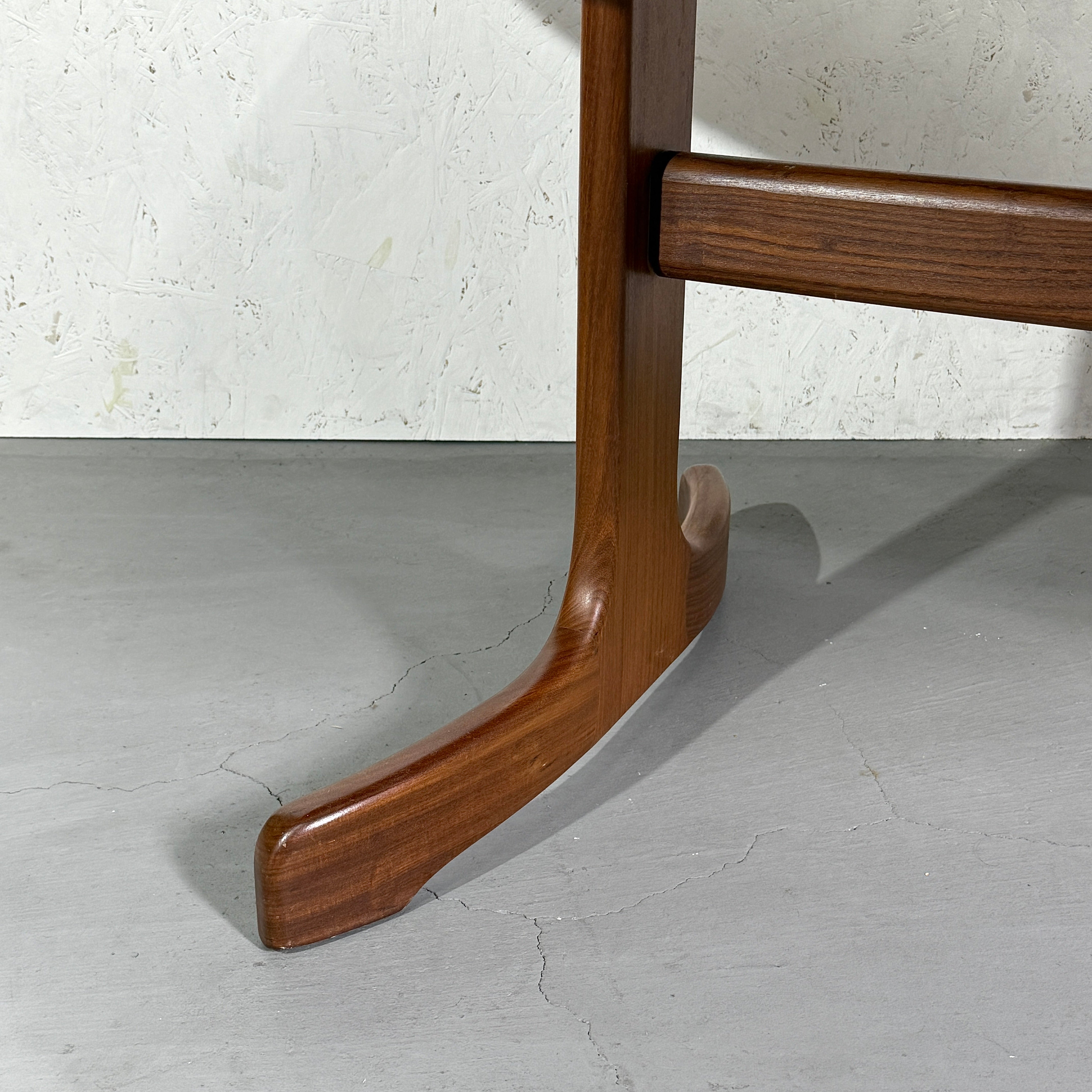 G-PLAN(ジープラン)ホエールレッグ オーバルダイニングテーブル (301)