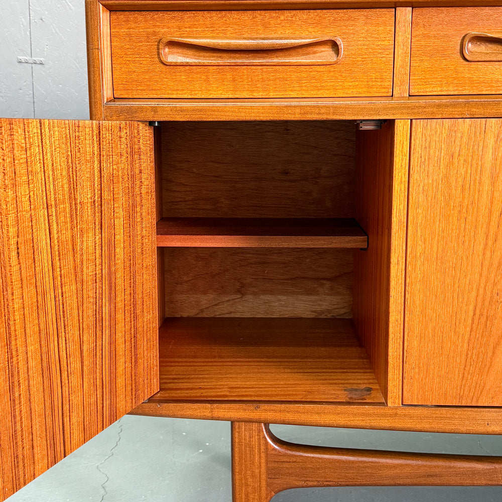 
                      
                        G-PLAN(ジープラン) / Fresco Sideboard フレスコ サイドボード (503)
                      
                    