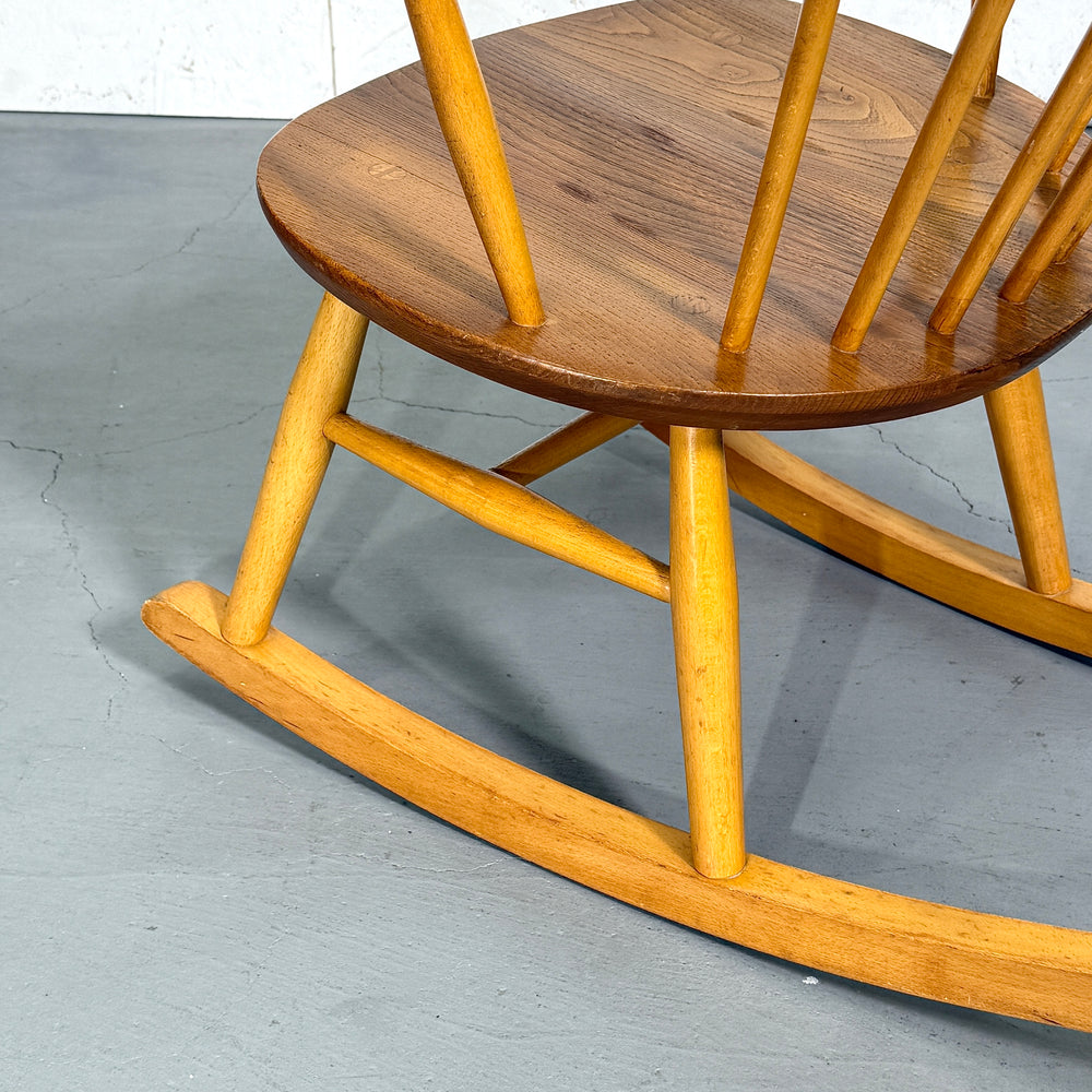 
                      
                        ERCOL(アーコール) COWHORN ROCKING CHAIR / カウホーン ロッキングチェア (301)
                      
                    