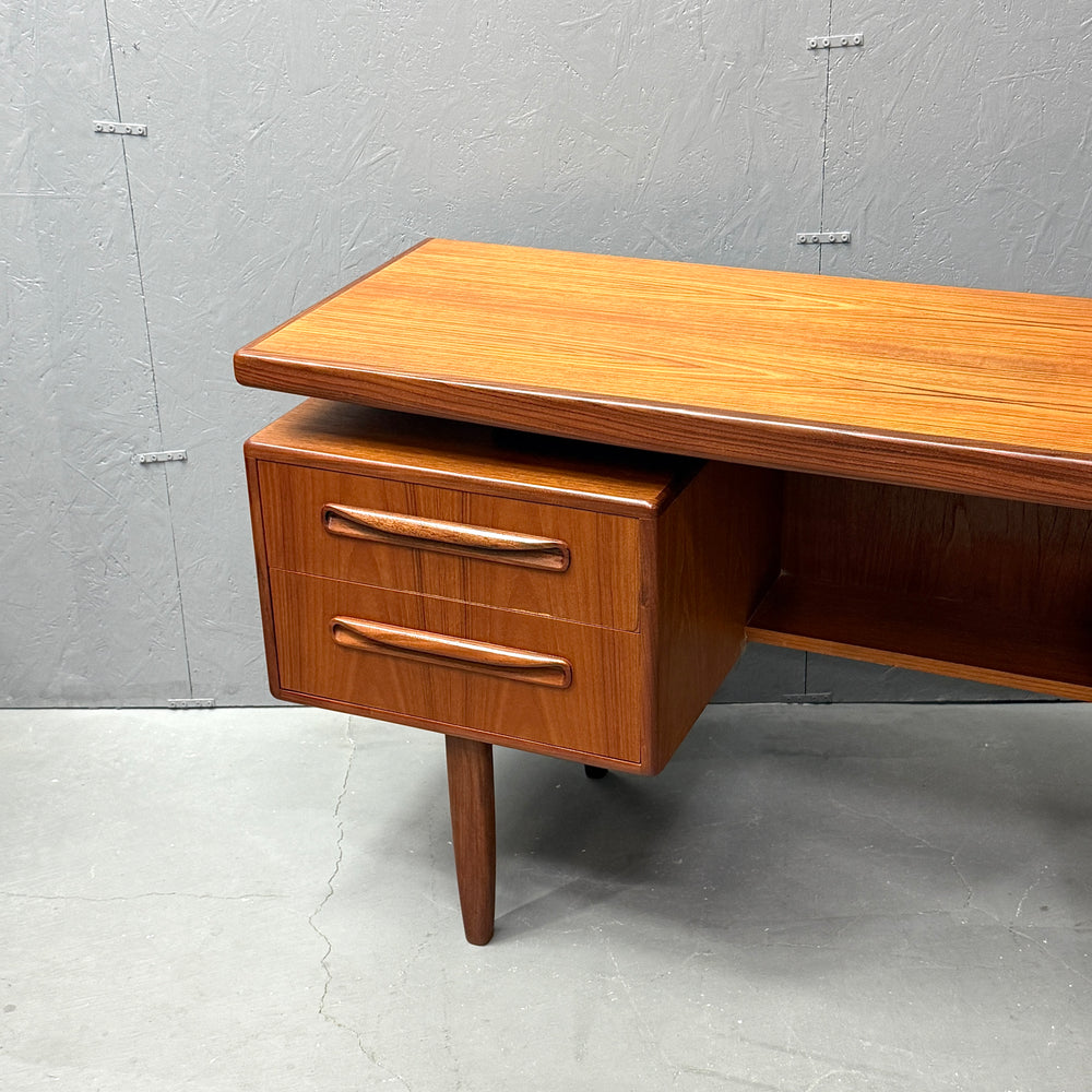 
                      
                        G-PLAN(ジープラン) / DRESSER ドレッサー (501)
                      
                    