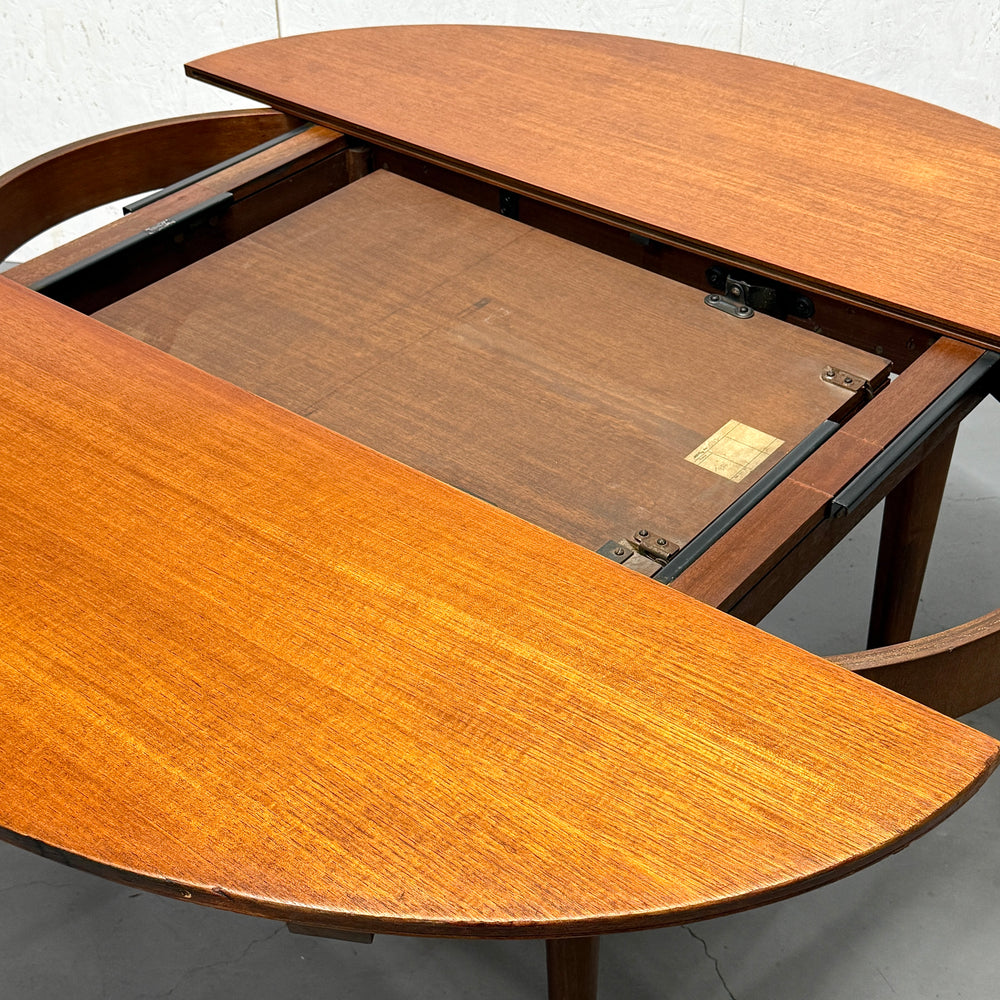 
                      
                        GREAVES & THOMAS / OVAL DINING TABLE オーバルダイニングテーブル (301)
                      
                    