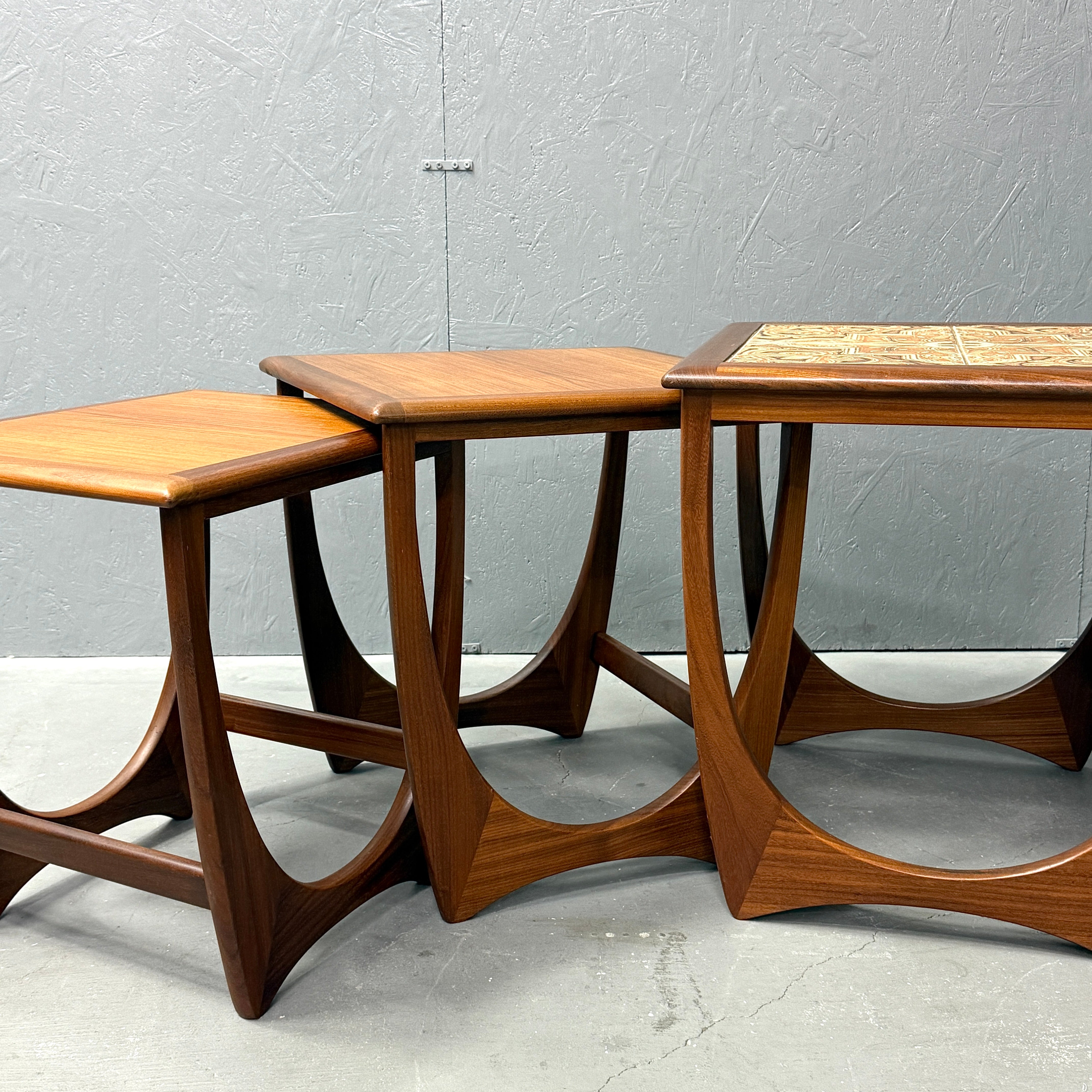 G-PLAN(ジープラン) / Astro アストロ ネストテーブル (402) G-PLAN(ジープラン) / Astro アストロ ネストテーブル (402) G-PLAN