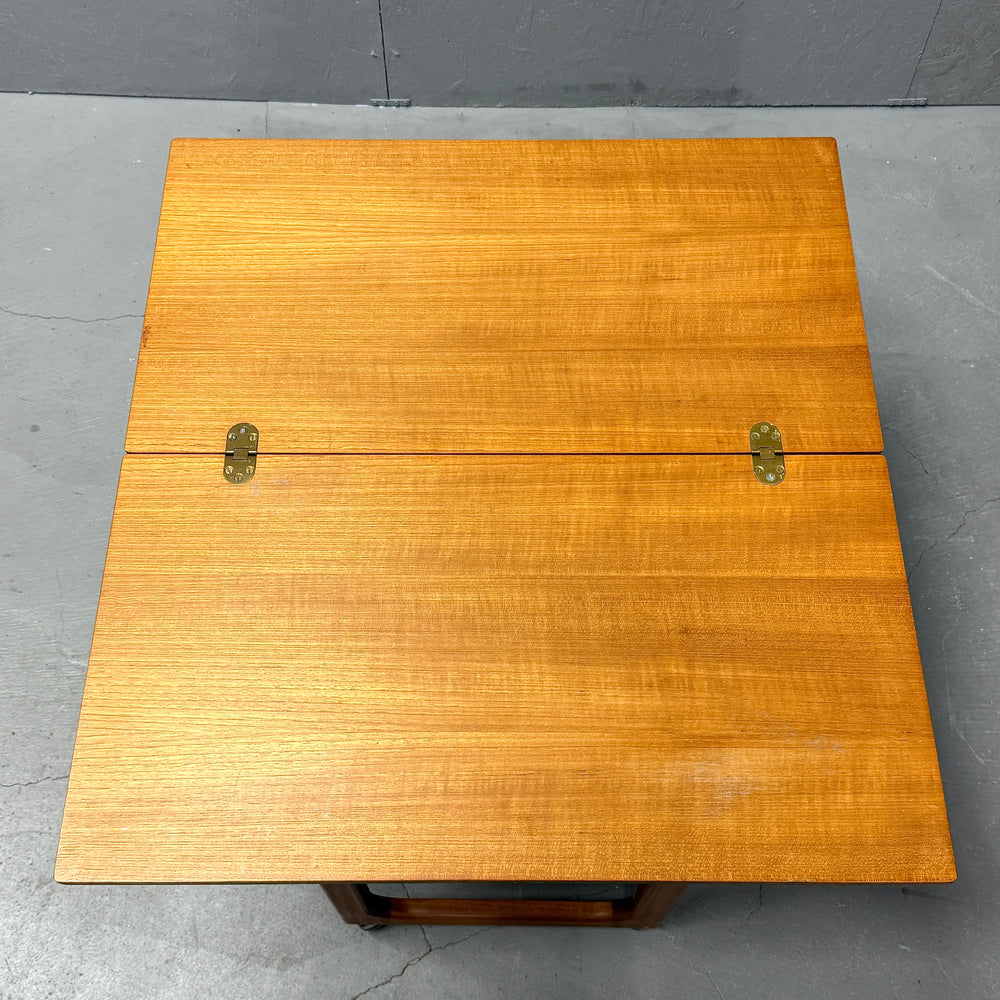
                      
                        A.H.McINTOSH(マッキントッシュ) / Nest table ネストテーブル (402)
                      
                    