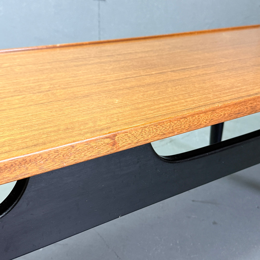 
                      
                        G-PLAN(ジープラン) / Tola & Black  Coffee table (501)
                      
                    