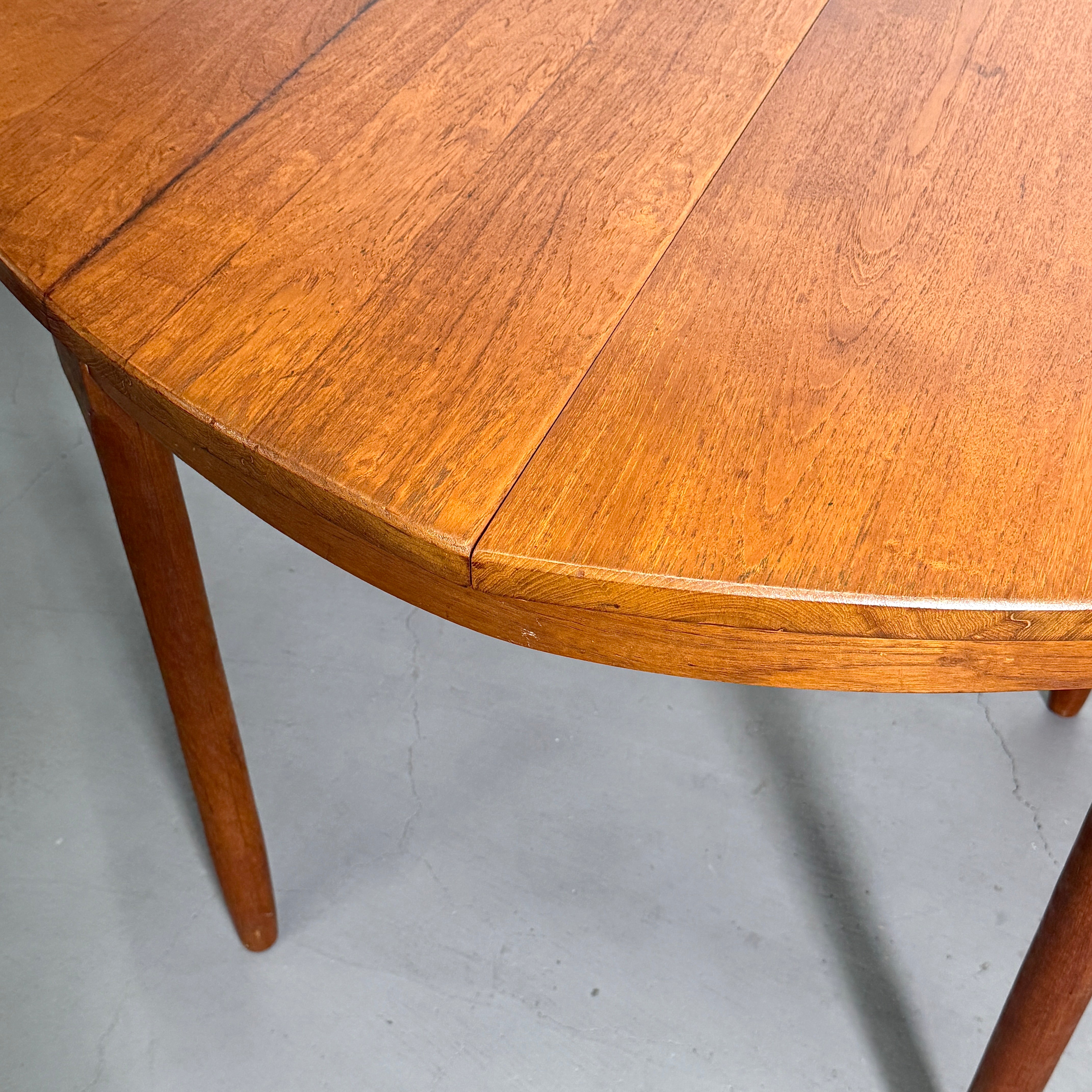 VINTAGE TEAK OVAL TABLE チークオーバルテーブル (303) – NONOR